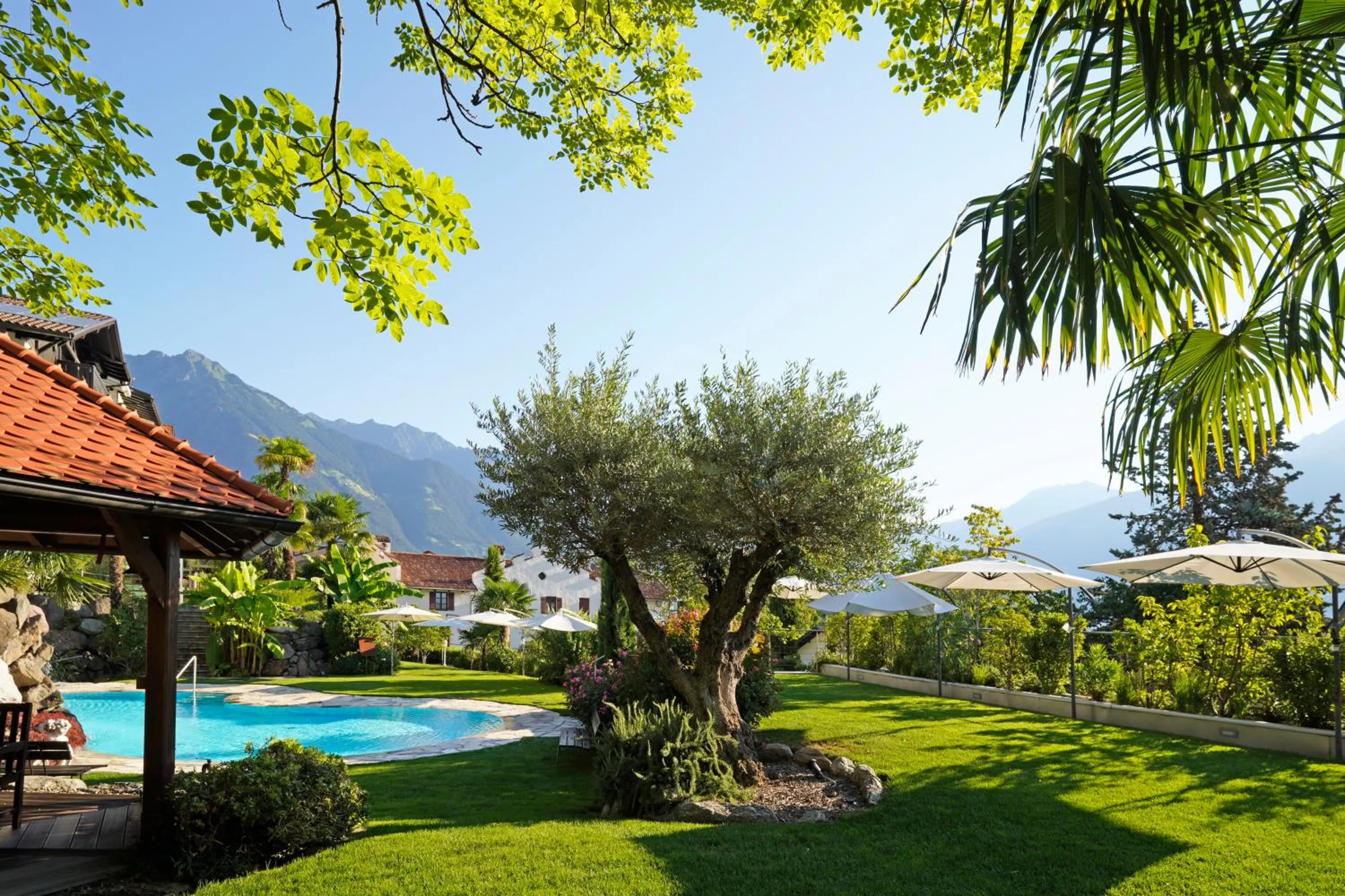 Swimming pool in Hotel Sonnenhof