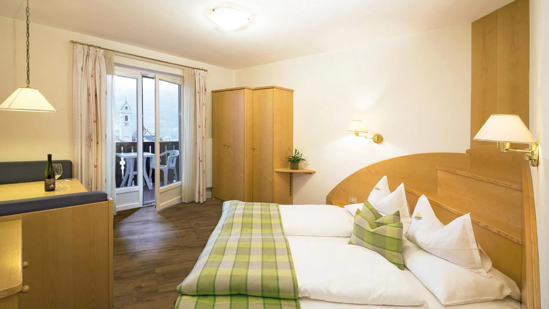 Bed in Hotel Sonnenhof