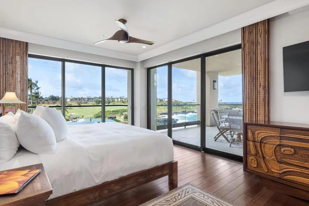 Bedroom, Bed in Timbers Kauai Ocean Club & Residences