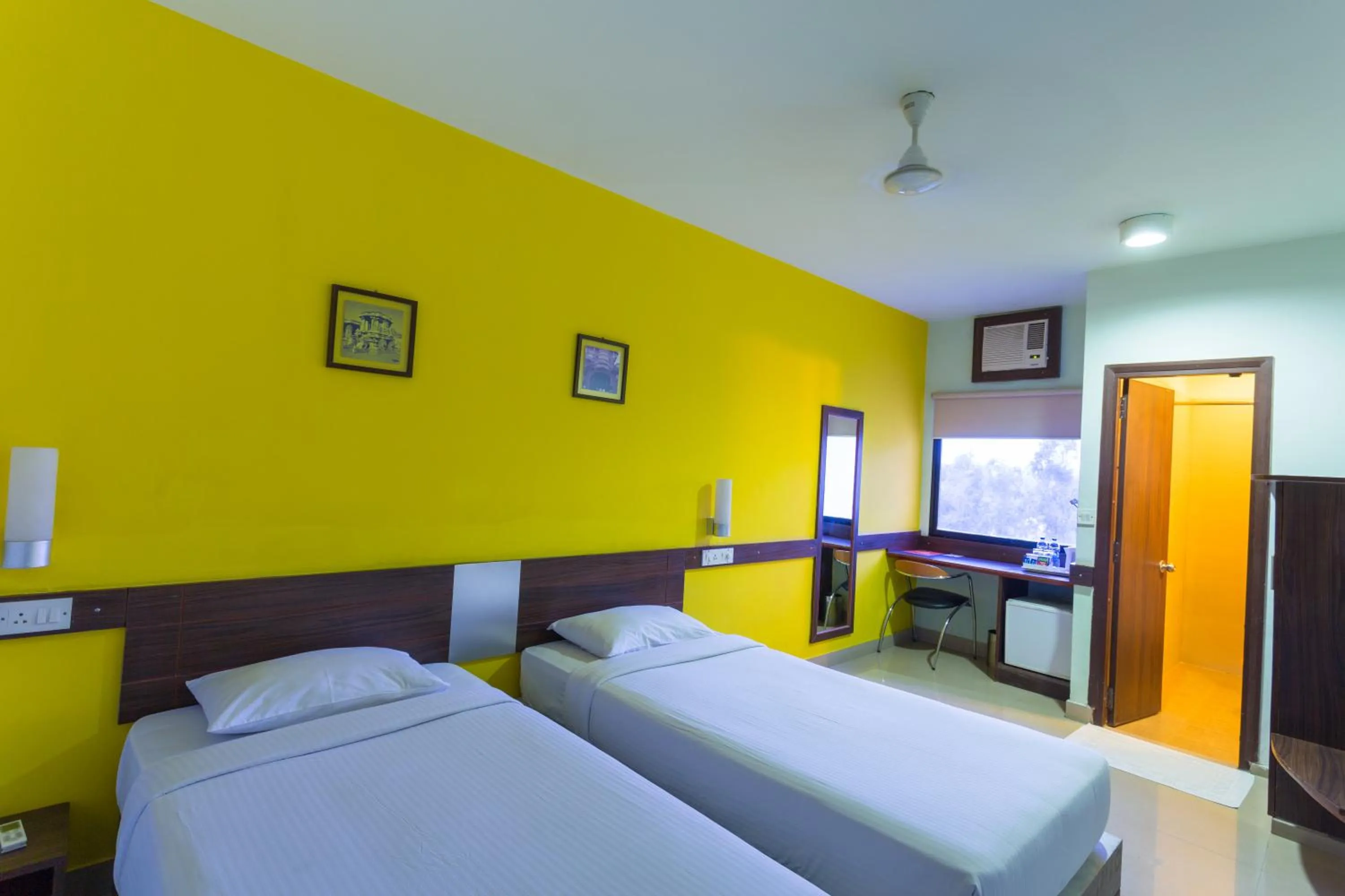 Photo of the whole room, Bed in Ginger Bangalore- Inner Ring Road
