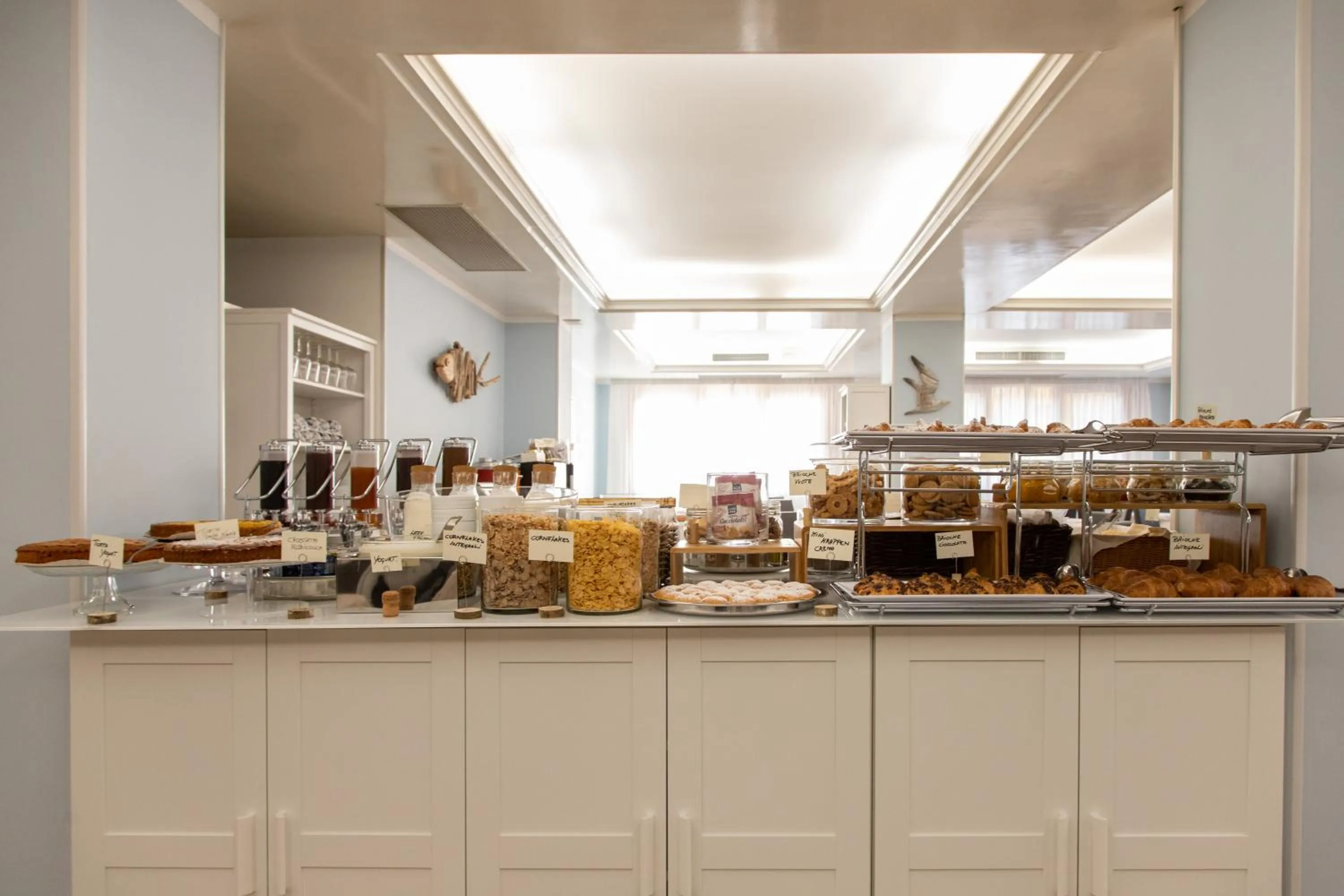 Breakfast in Hotel Villa Eugenia - 3 Stelle Superior con Private SPA e Piscina