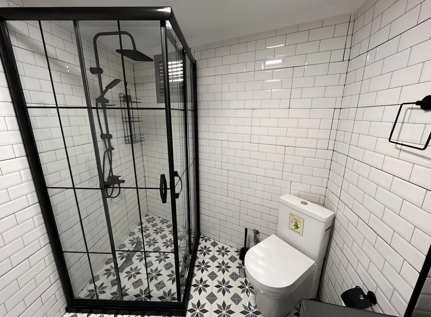 Shower in Westley Residence Taksim