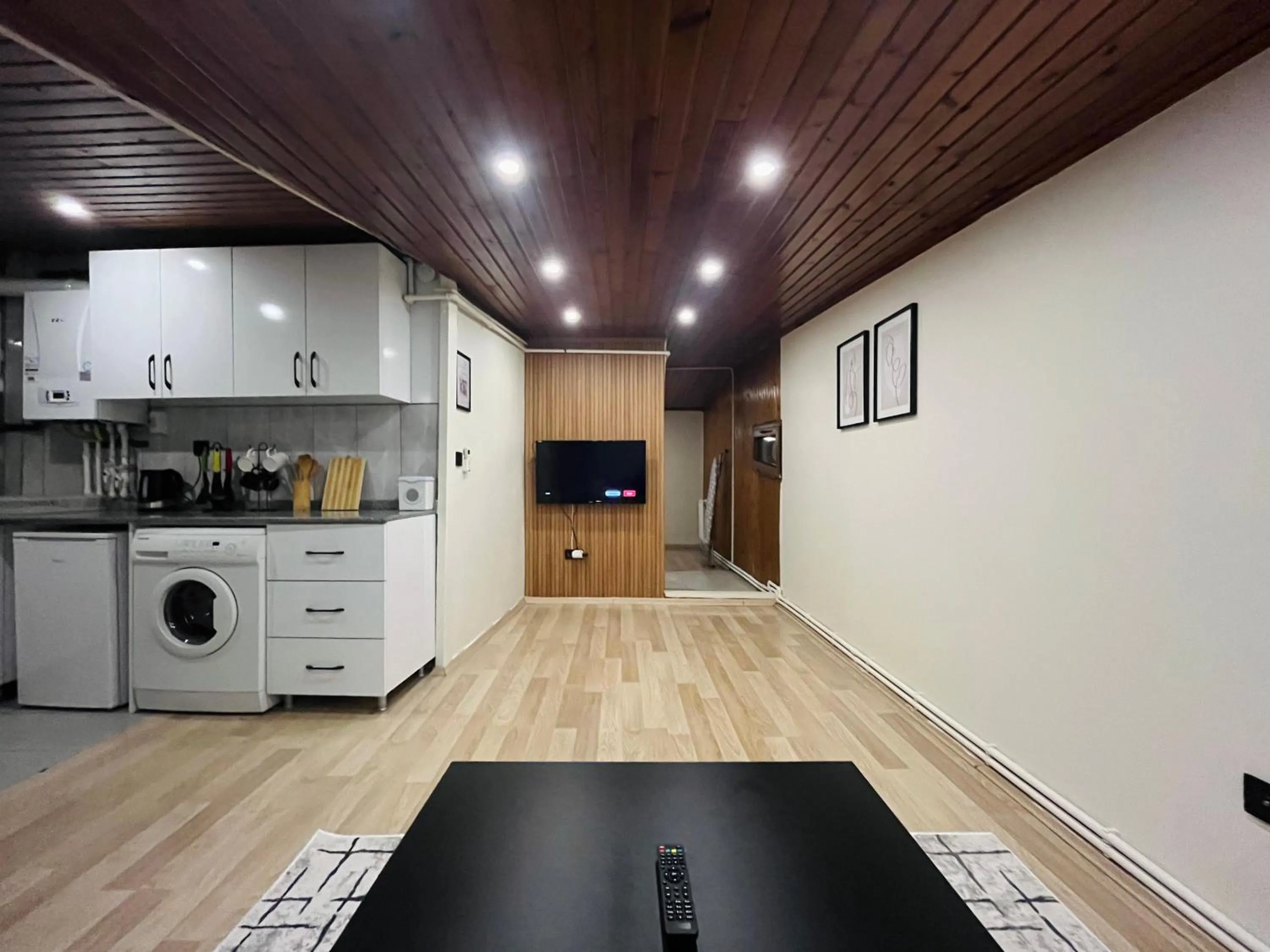 TV and multimedia in Westley Residence Taksim