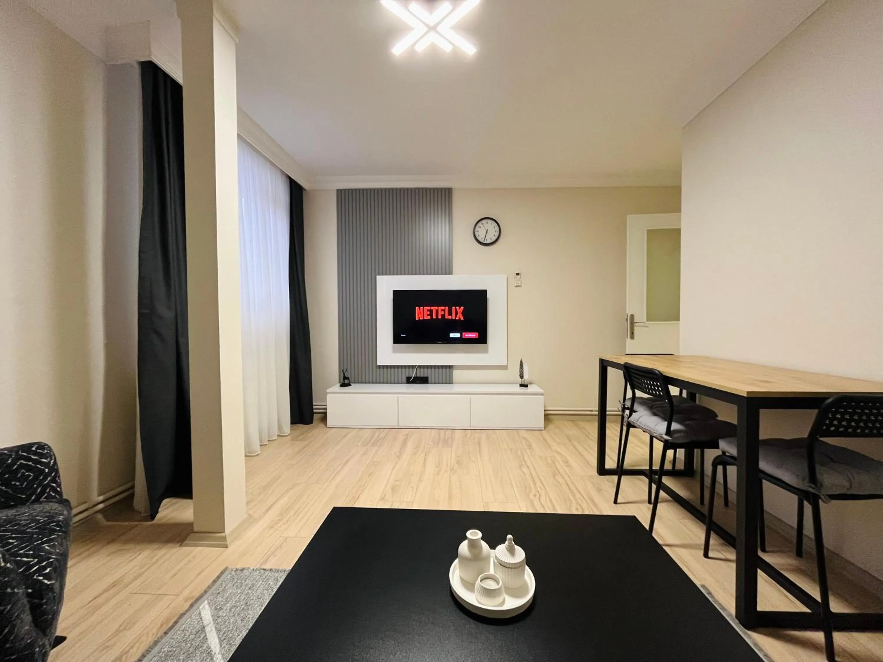 TV and multimedia in Westley Residence Taksim