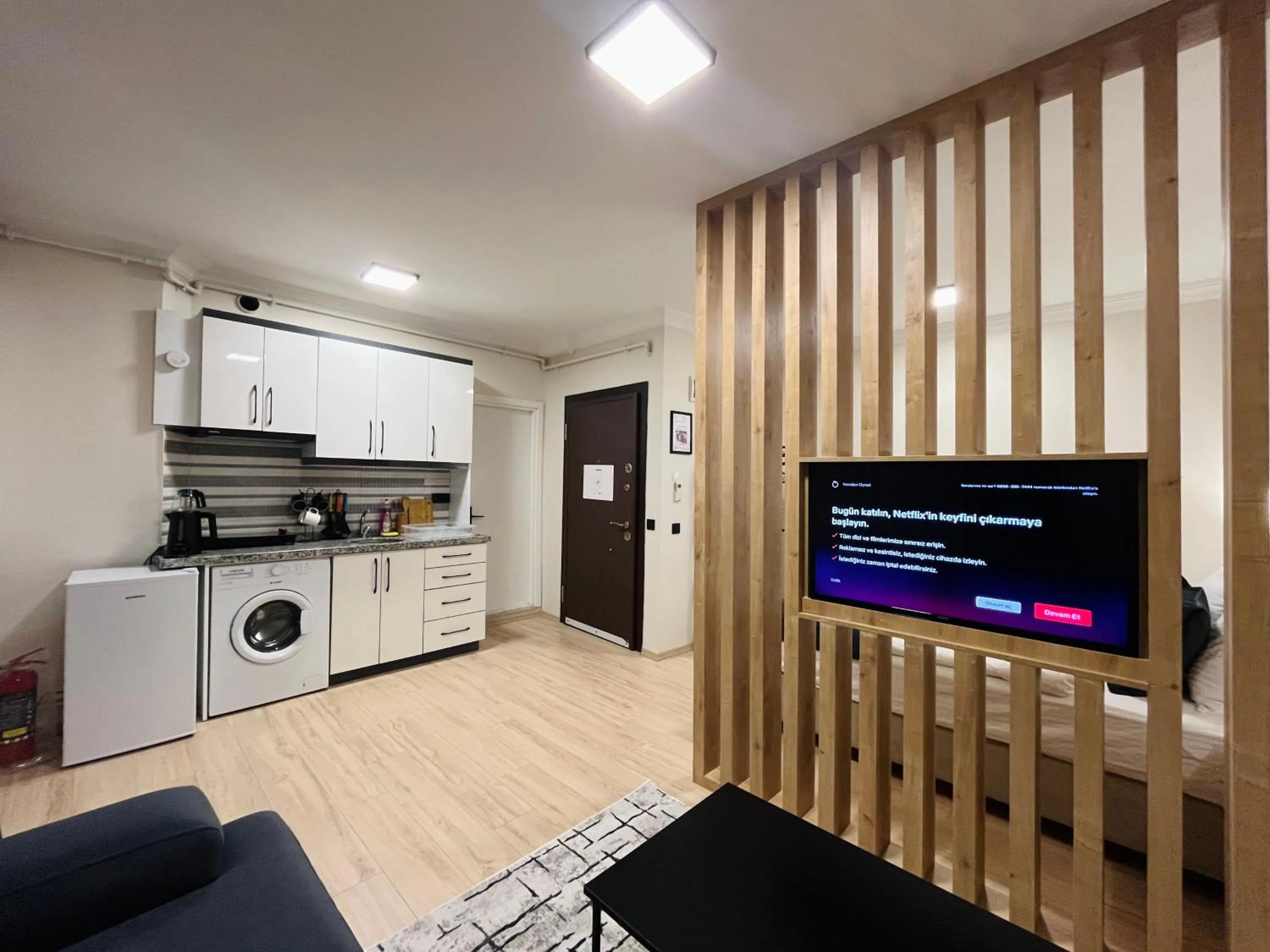 Communal lounge/ TV room in Westley Residence Taksim