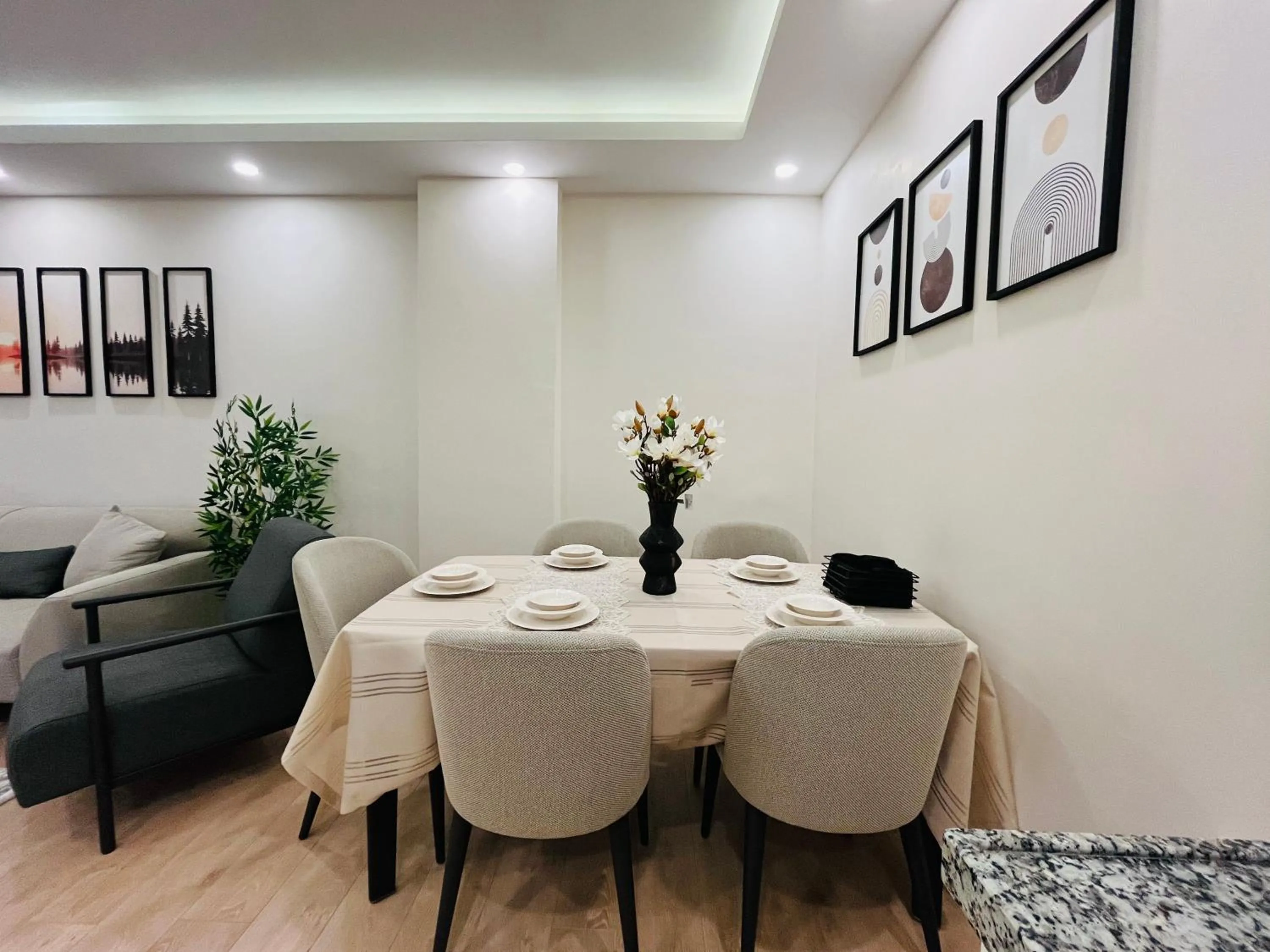 Dining area in Westley Residence Taksim