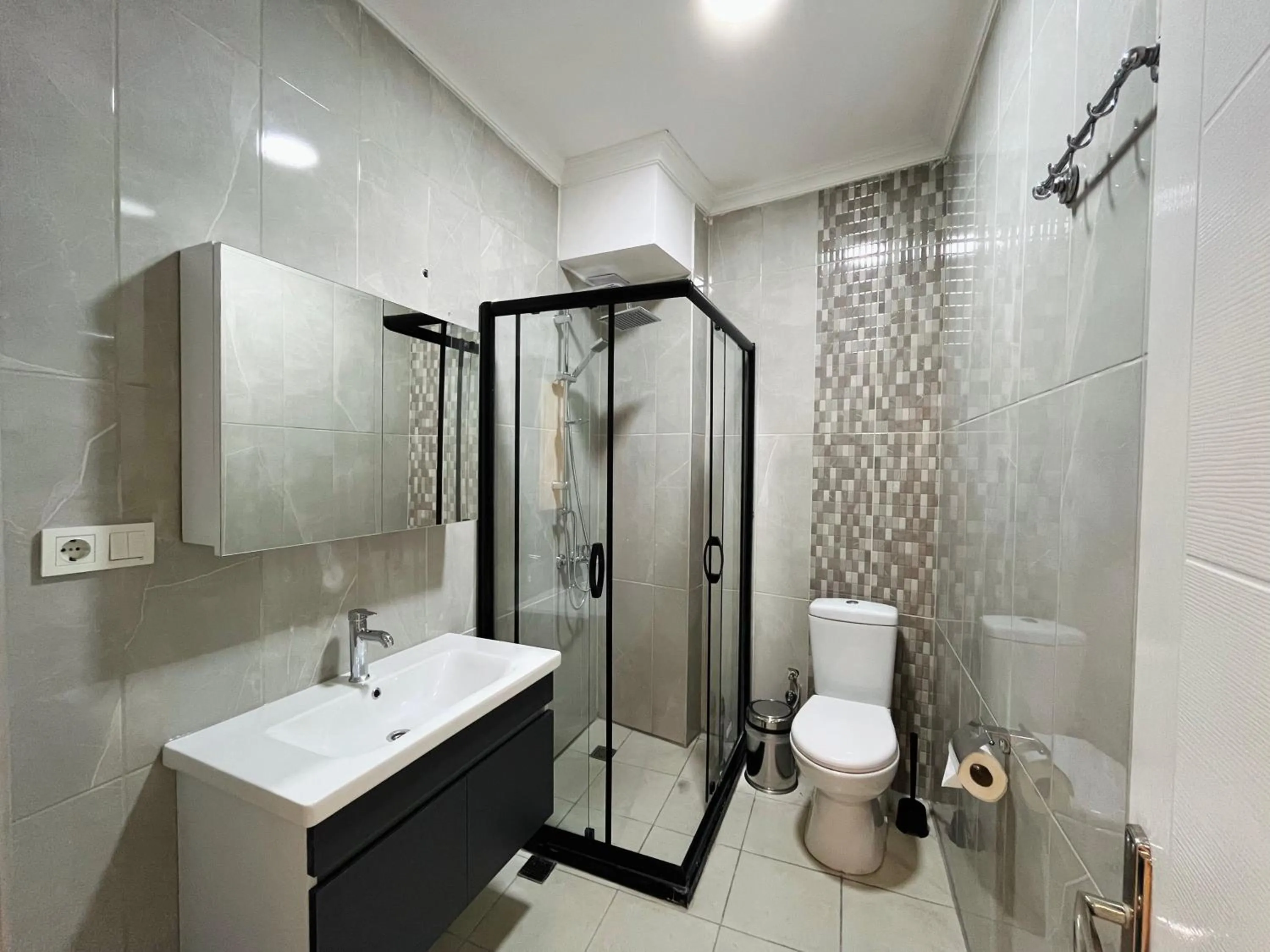Shower in Westley Residence Taksim