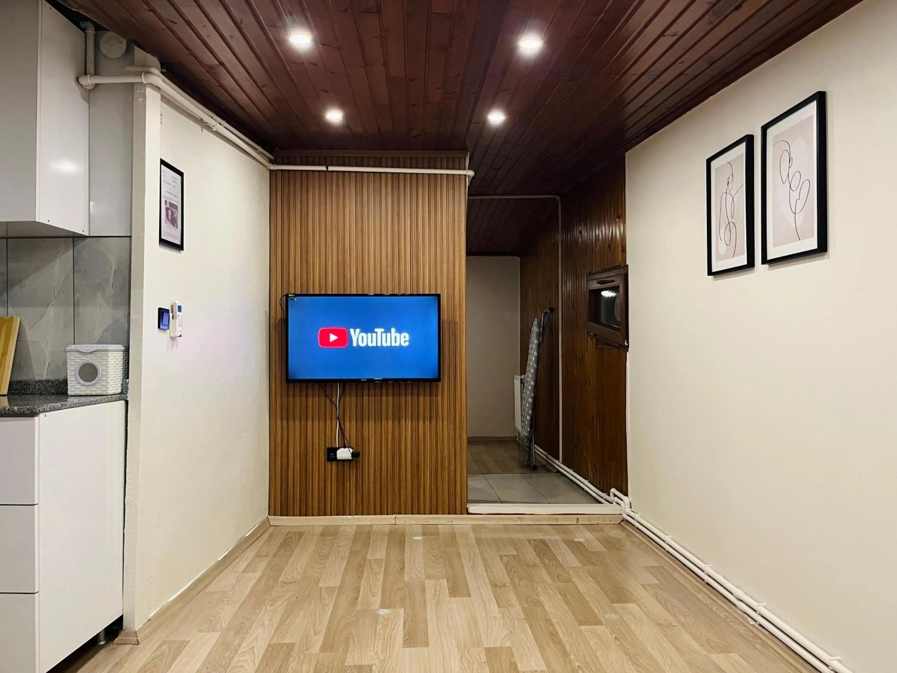 TV and multimedia in Westley Residence Taksim