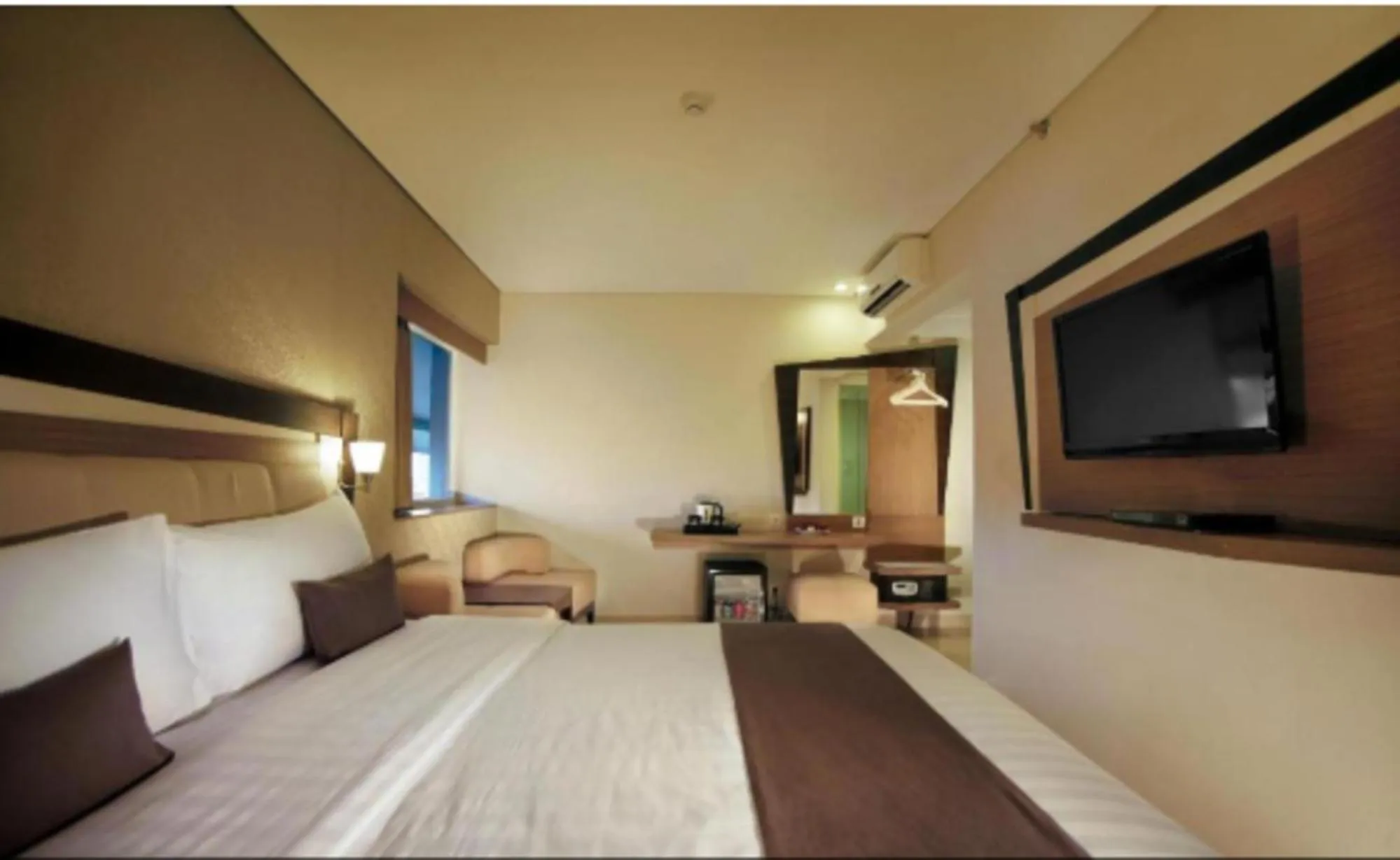 Bedroom, Bed in Hotel Neo - Kuta, Jelantik