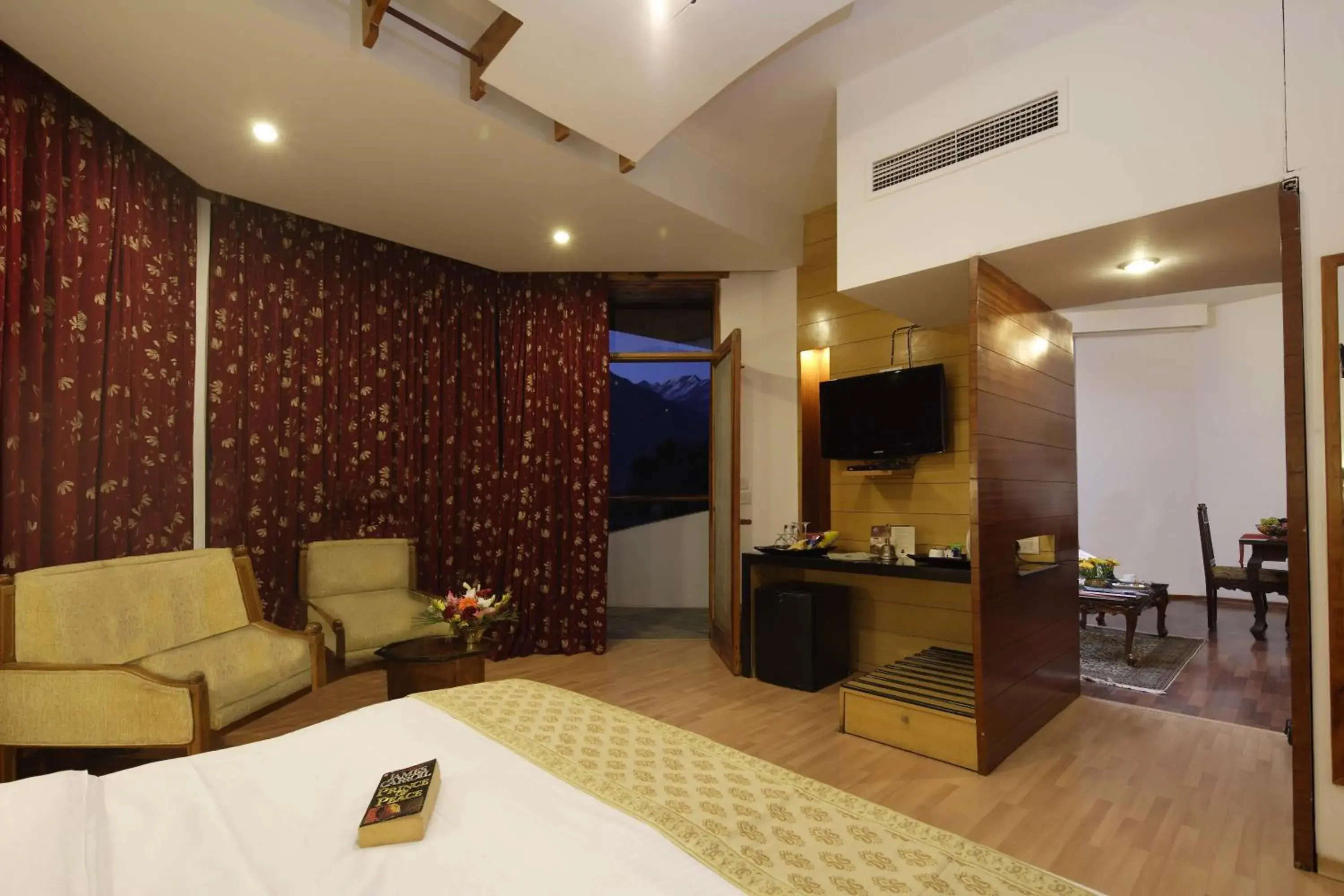 Deluxe Suite - Rs.500/person credit on SPA usage in Manuallaya The Resort & Spa Deluxe Suite - Rs.500/person credit on SPA usage in Manuallaya The Resort & Spa