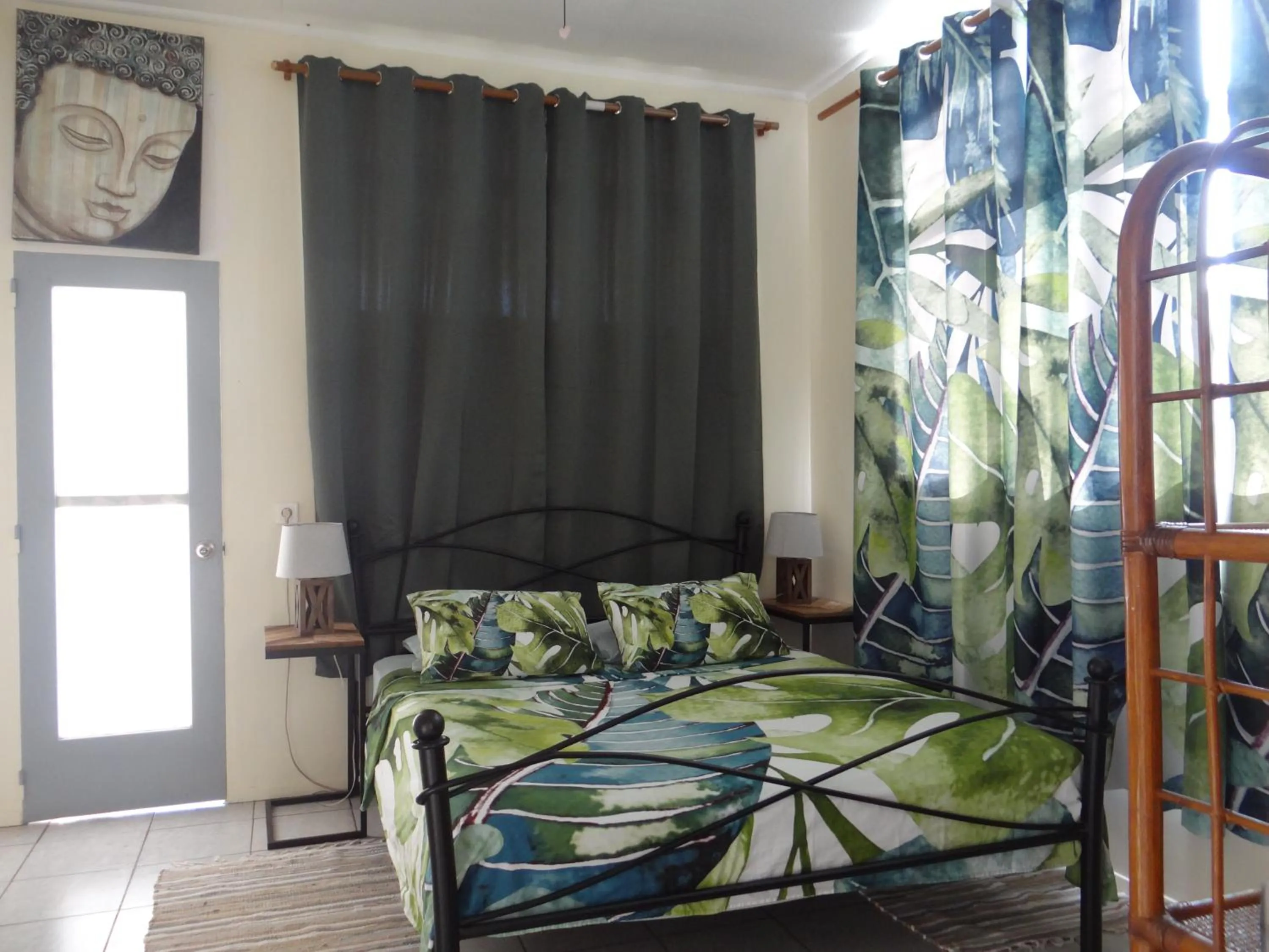 Bed in TEA TAHITI Holidays