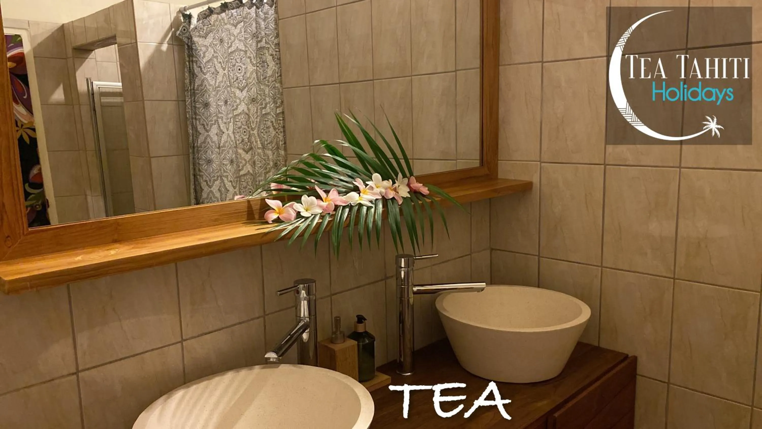 Bathroom in TEA TAHITI Holidays