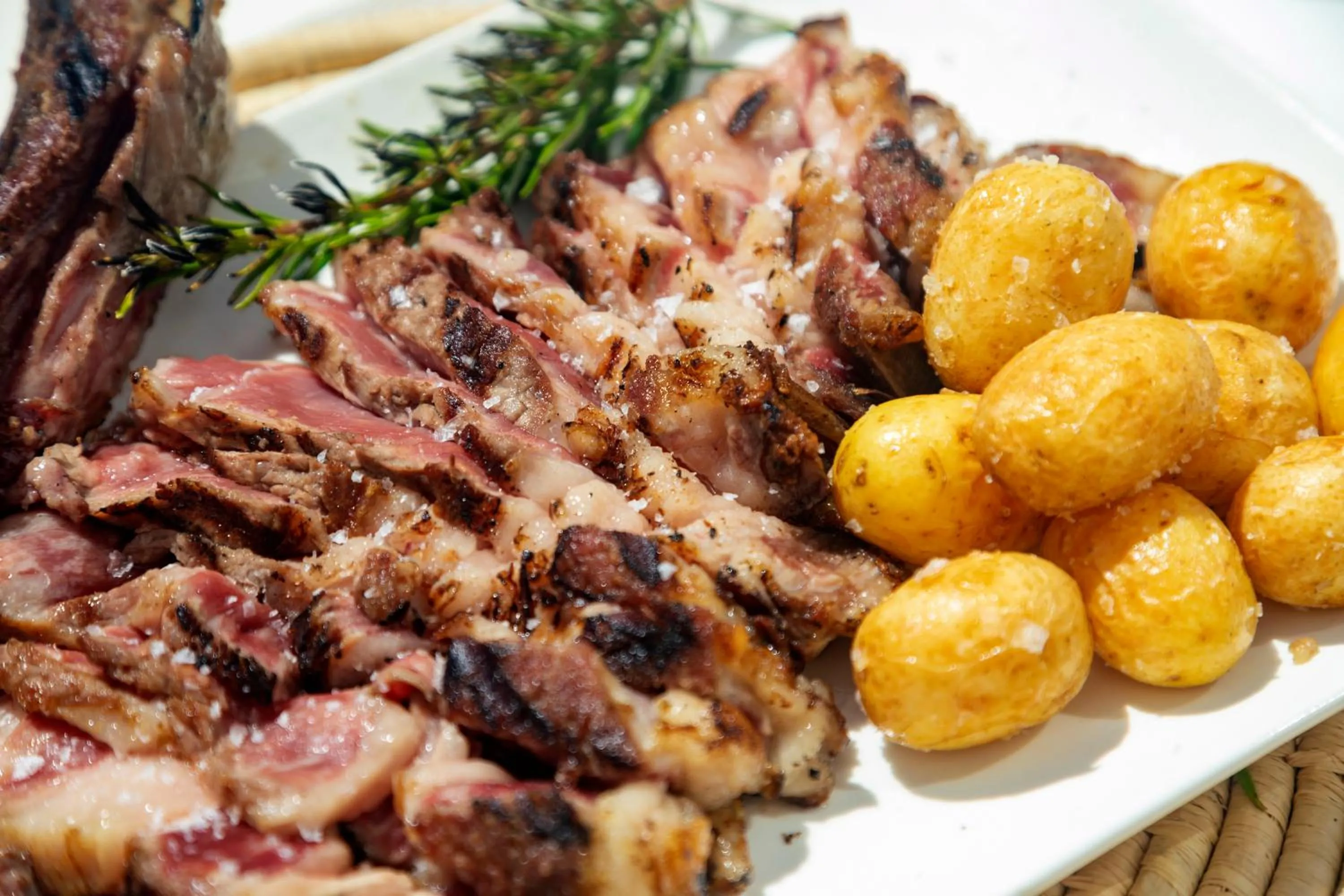 Food and drinks in Hotel Maysi