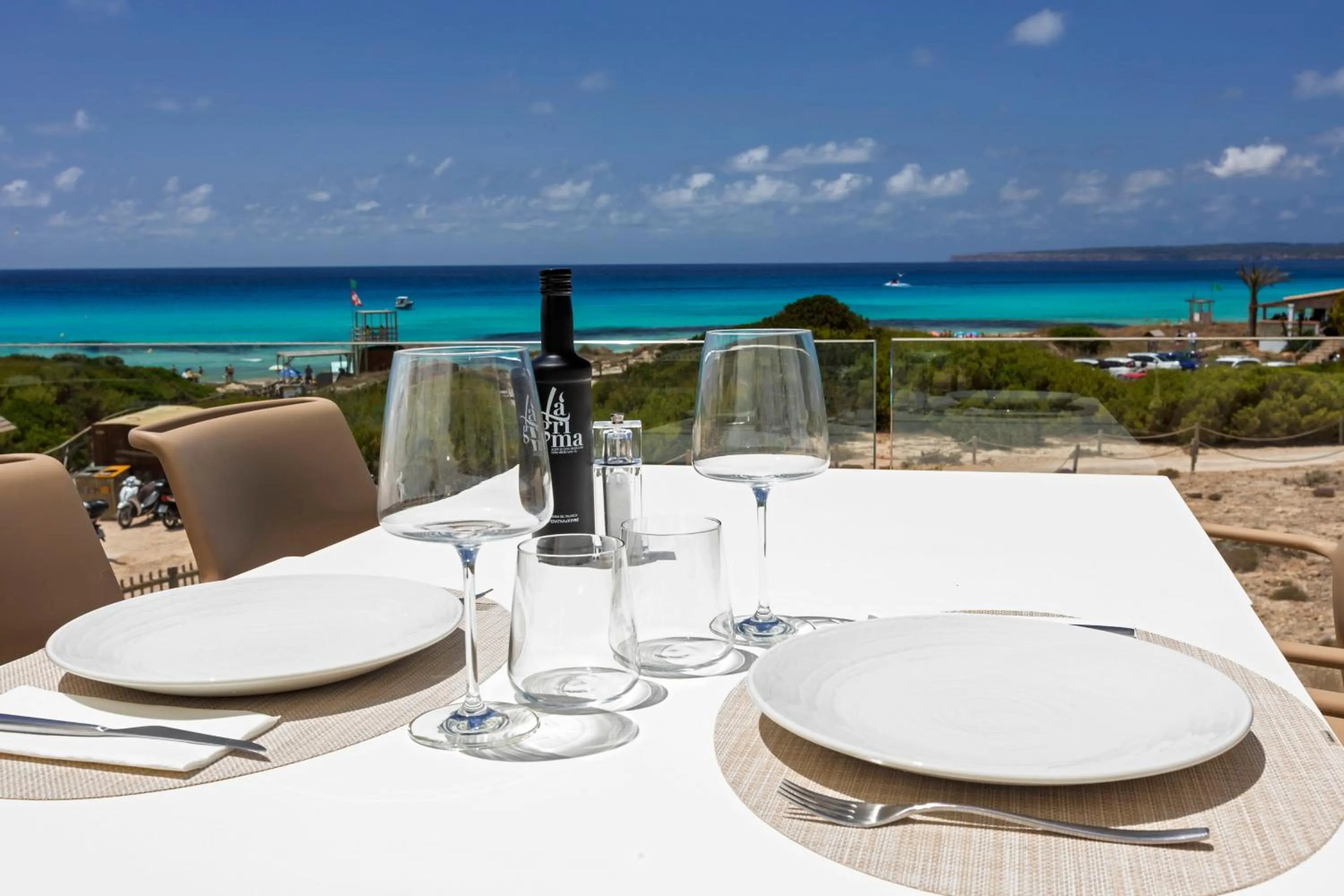 Restaurant/places to eat in Hotel Maysi