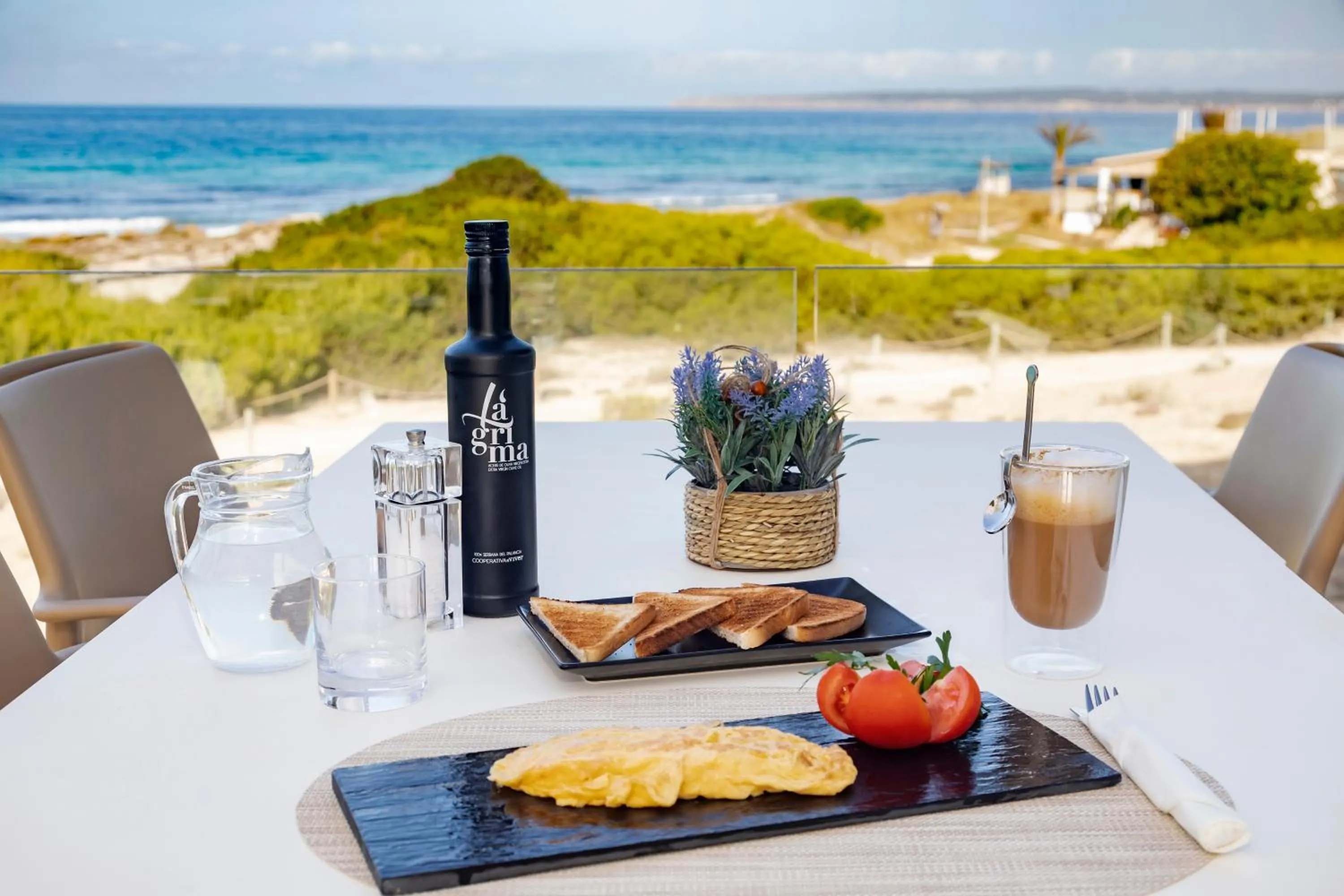 Beach in Hotel Maysi