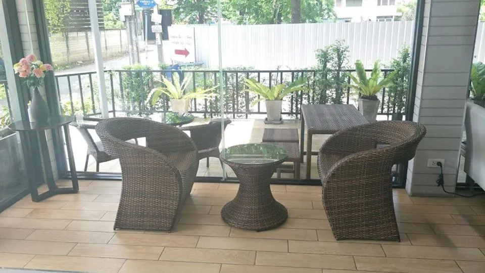 Seating area in Petchsiri Boutique Hotel เพชรสิริ บูทิค