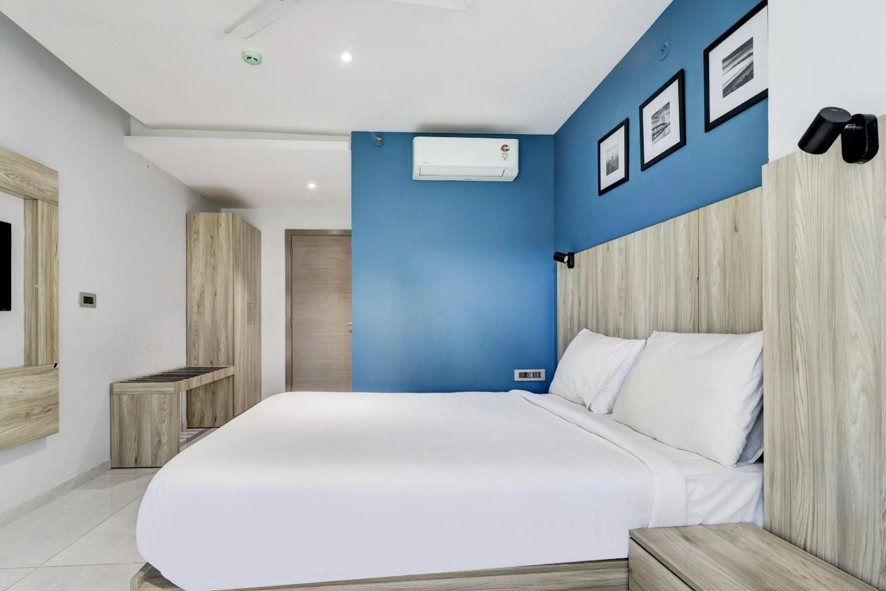 Bedroom, Bed in Sleek Townhouse Galexia Hotel and Resorts