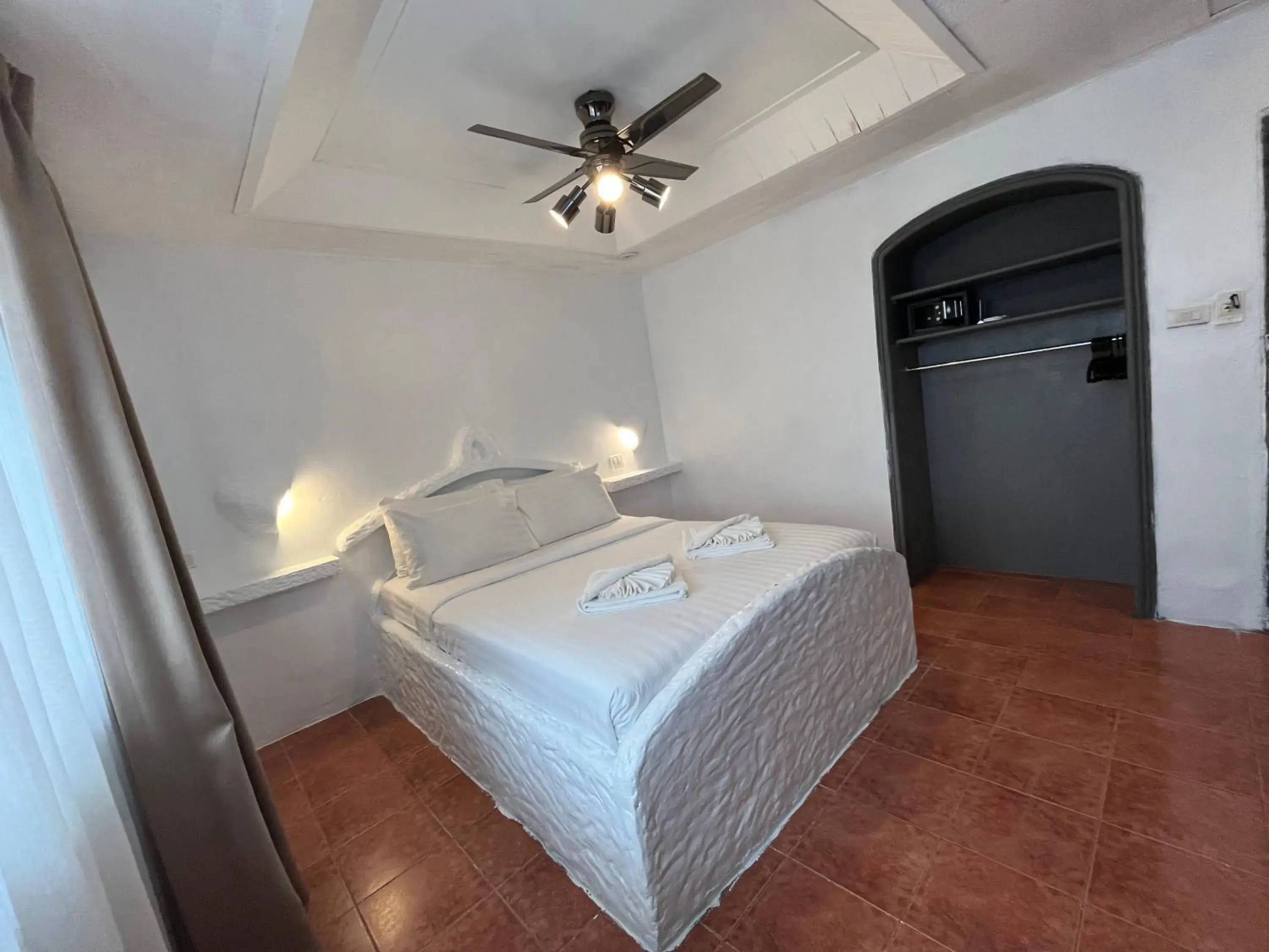 Standard Double Room in Big Boys' Bed & Burger - Patong Beach Standard Double Room in Big Boys' Bed & Burger - Patong Beach