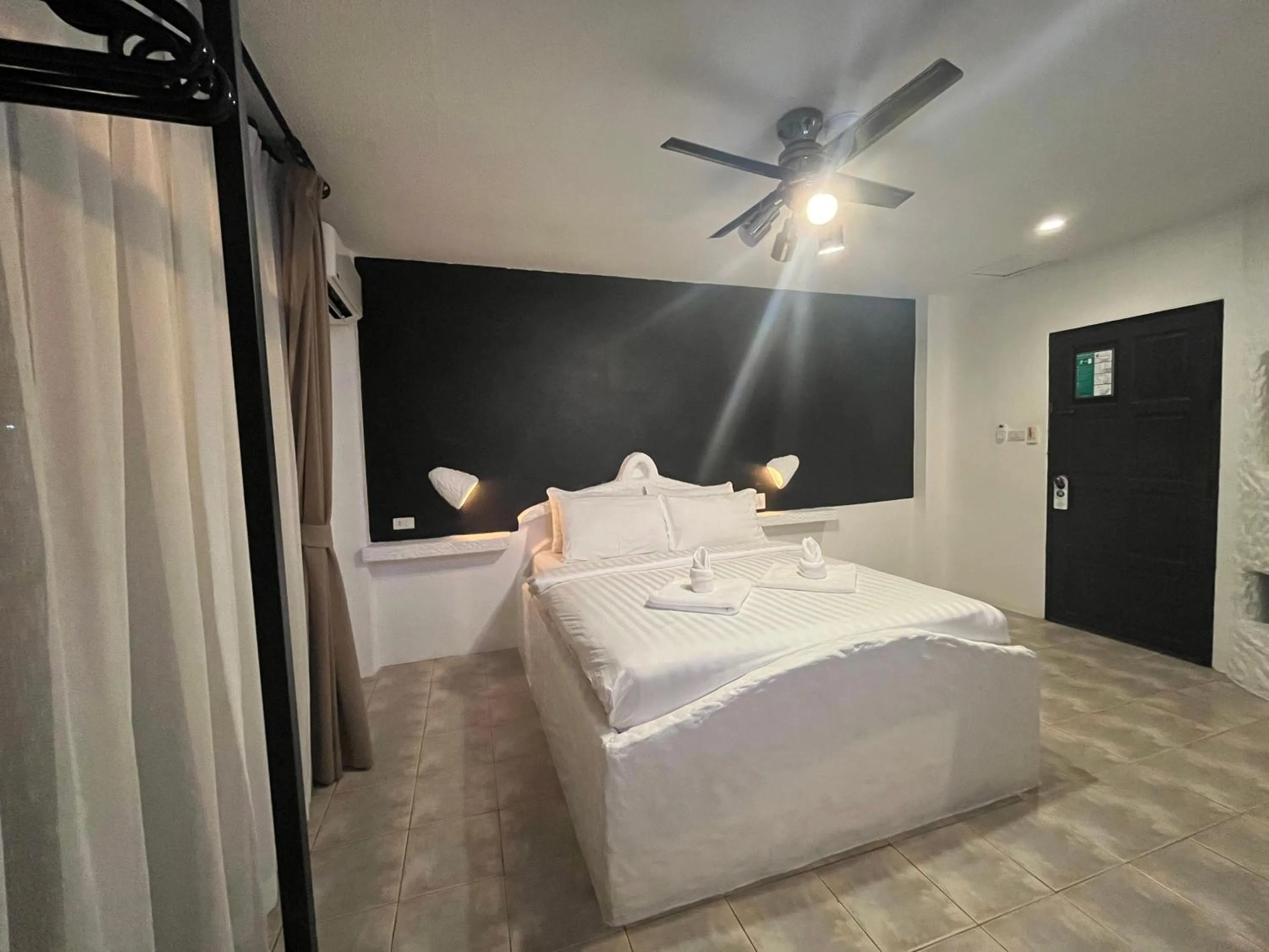 Bed in Big Boys' Bed & Burger - Patong Beach