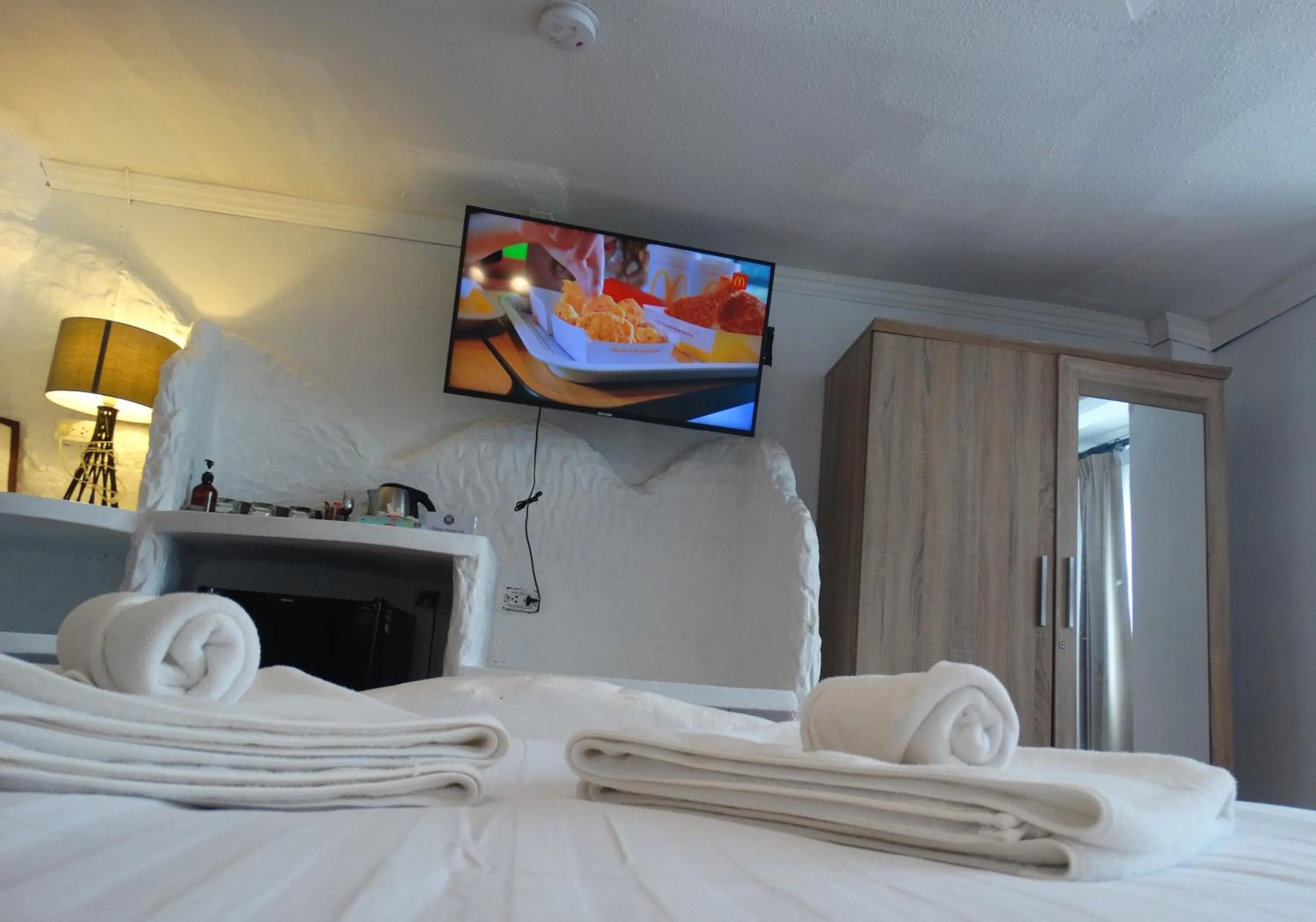 TV and multimedia, Bed in Big Boys' Bed & Burger - Patong Beach