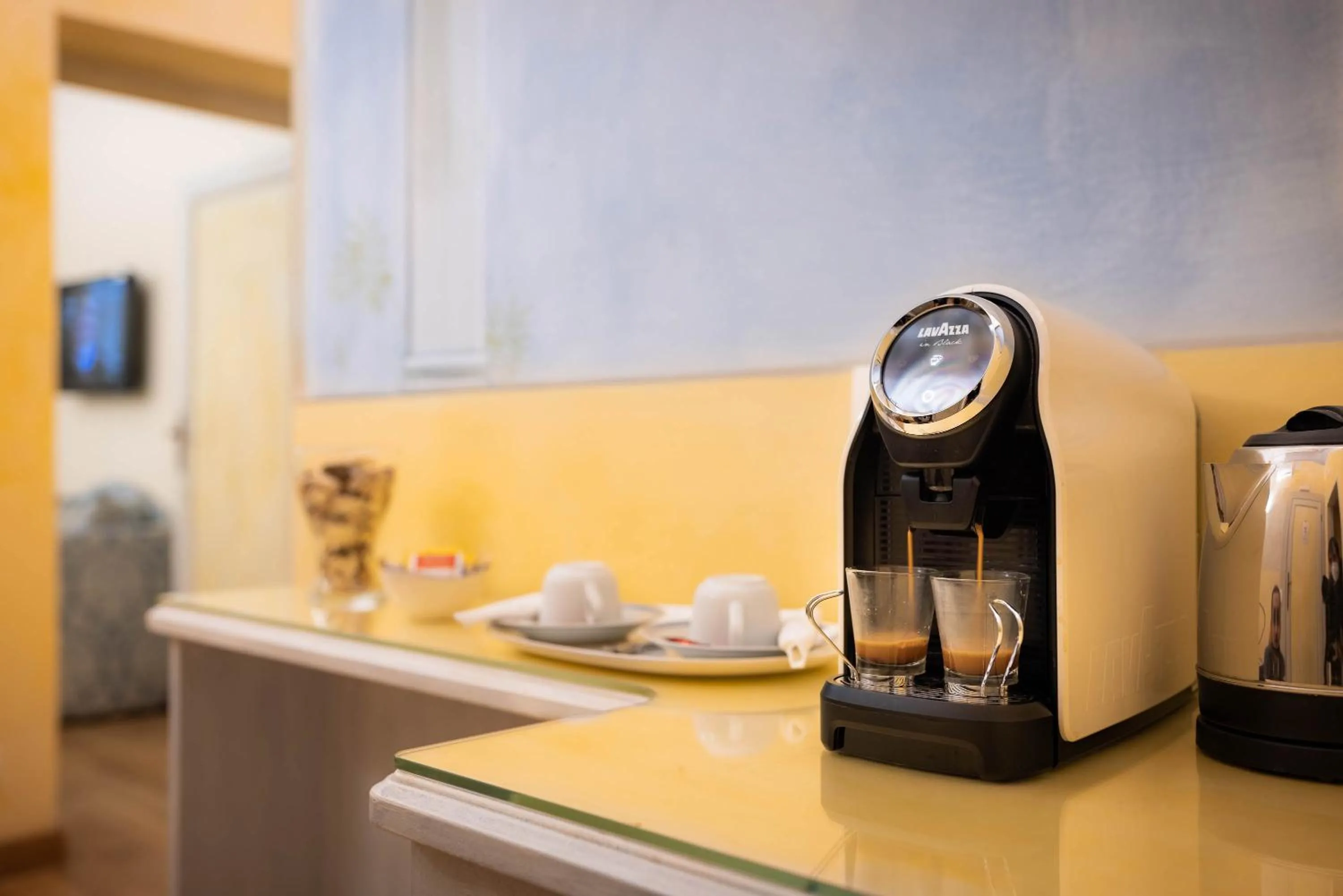 Coffee/tea facilities in Novella House