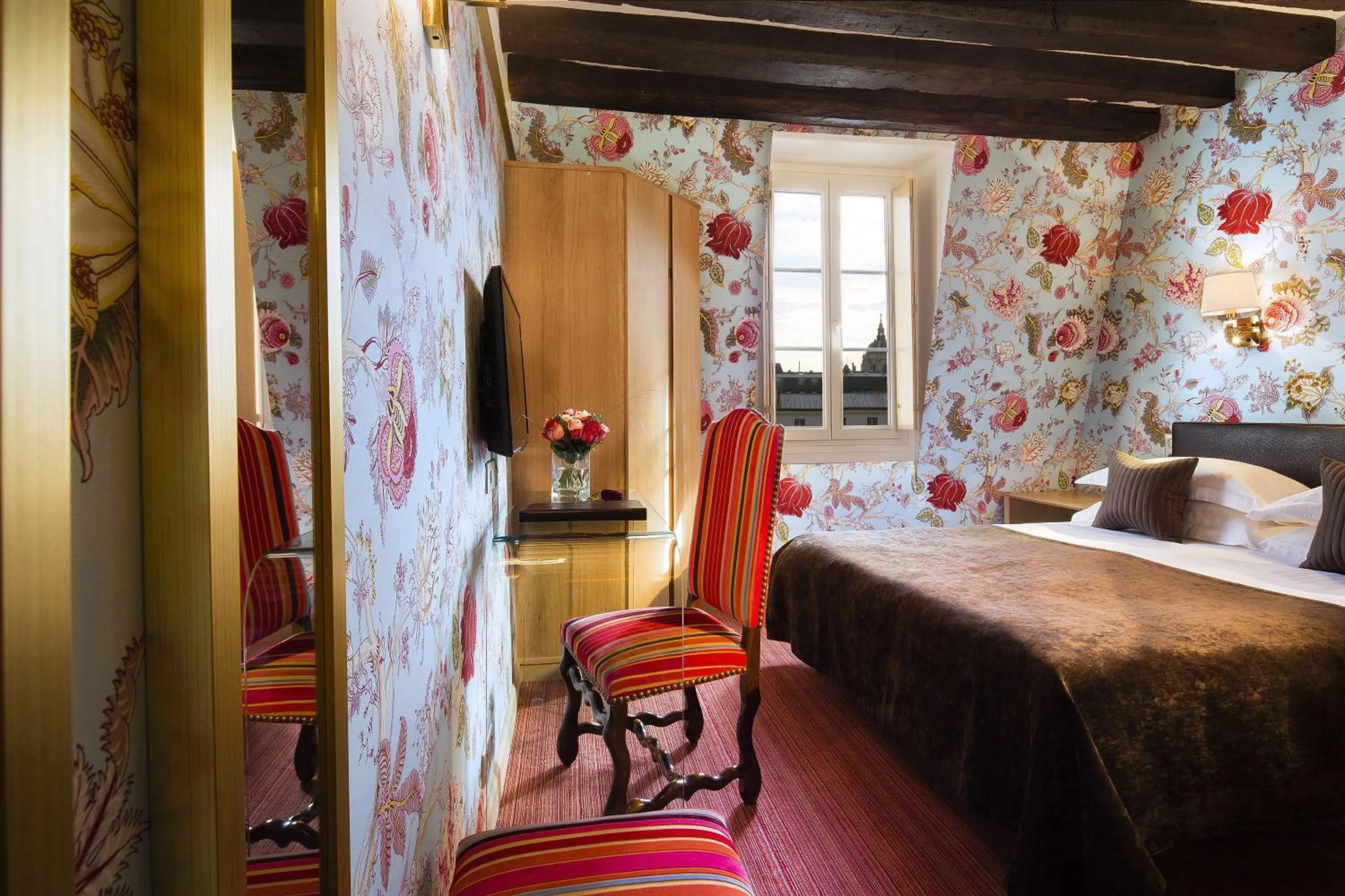 Bedroom, Bed in Hôtel Saint-Paul Rive-Gauche