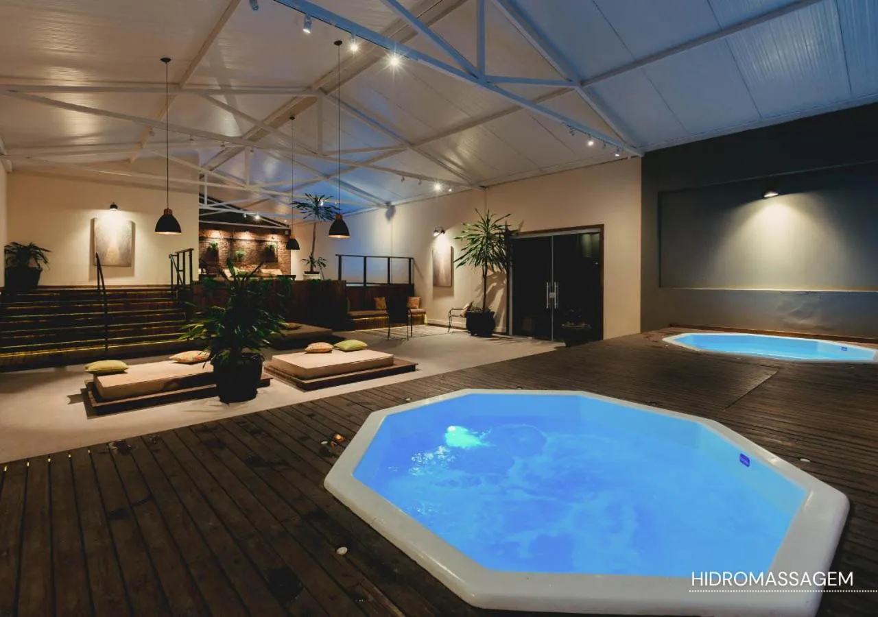 Hot Tub in Grão Pará Petrópolis