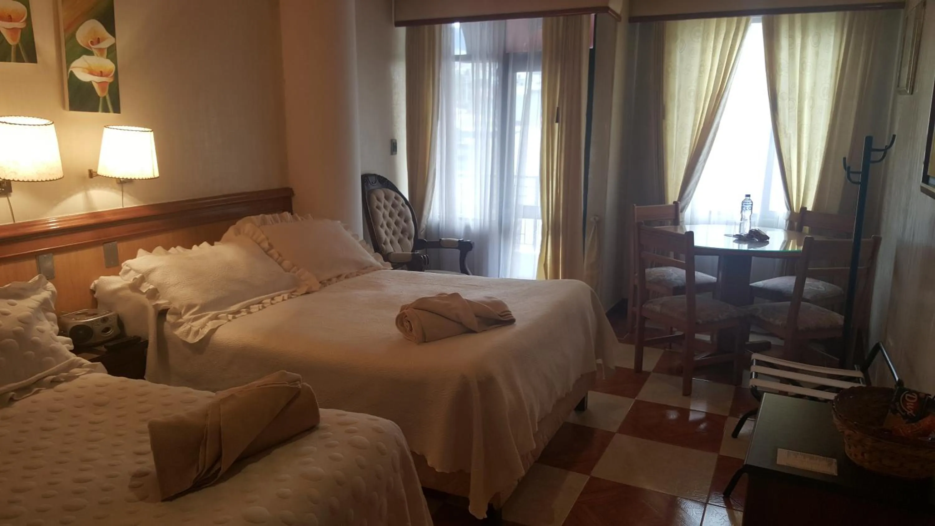 Photo of the whole room in Hotel Inter Bogotá