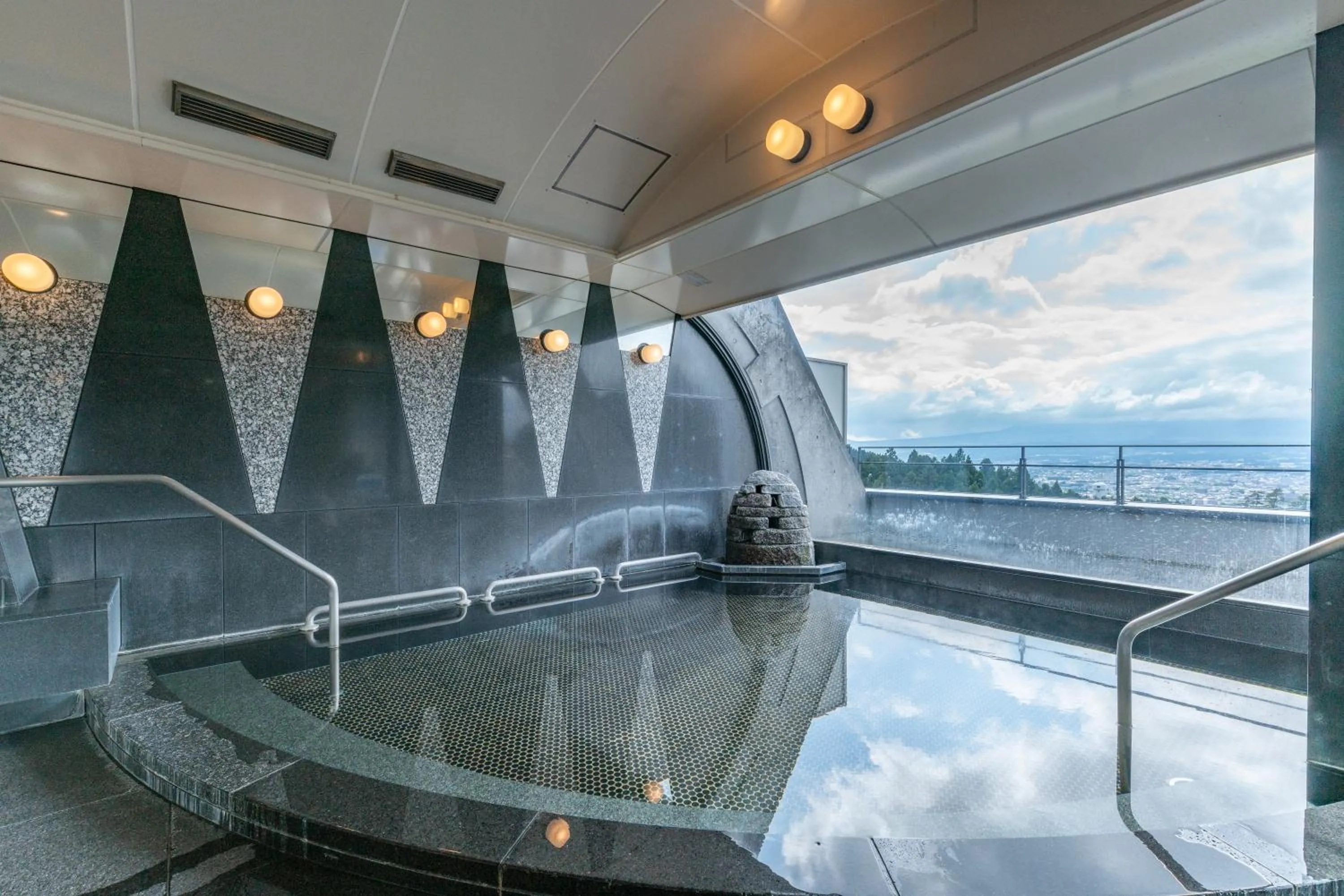 Hot Spring Bath in Rembrandt Premium Fuji Gotenba