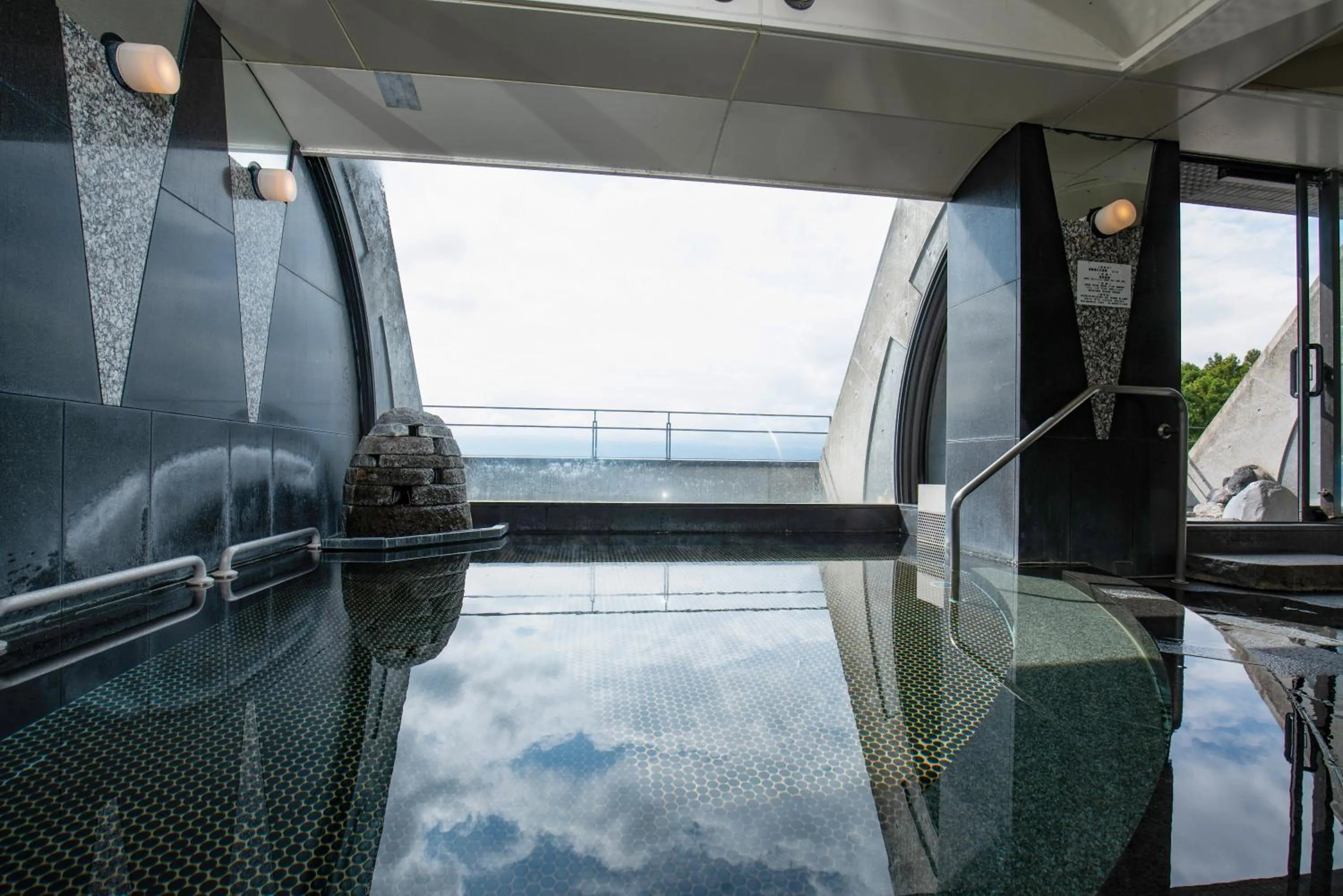 Hot Spring Bath in Rembrandt Premium Fuji Gotenba