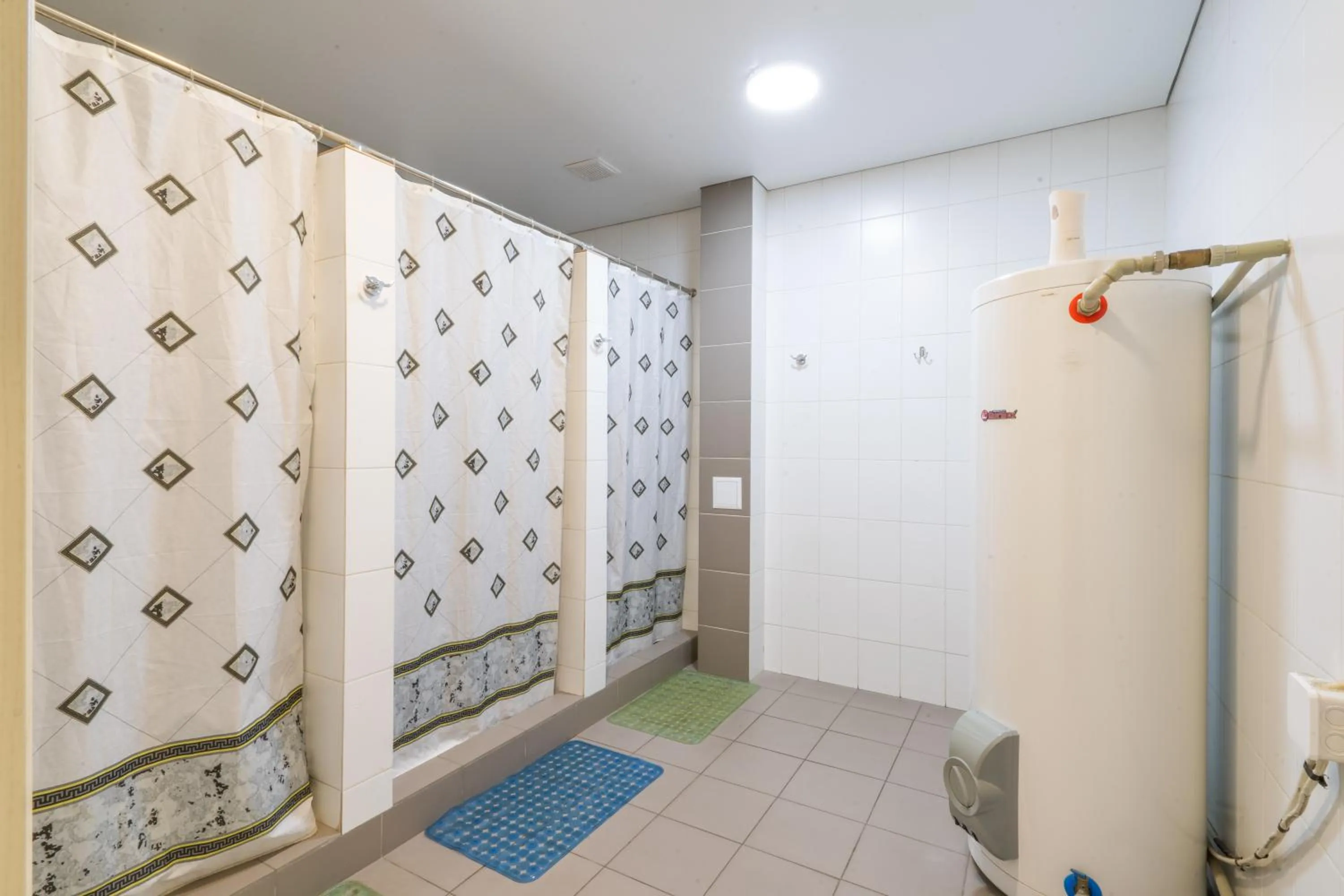 Shower in ololoFreelander Hostel&Coworking