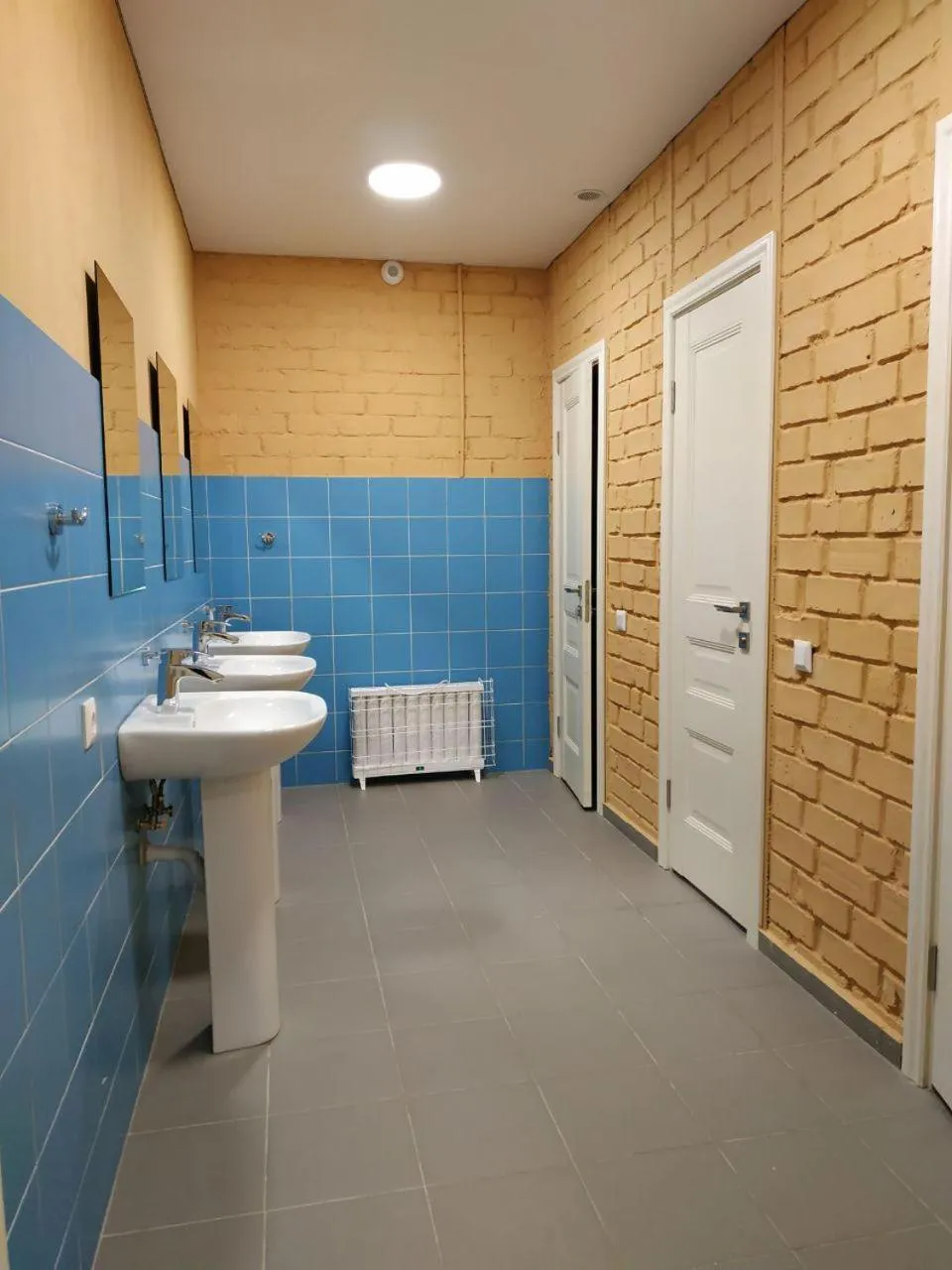 Toilet in ololoFreelander Hostel&Coworking
