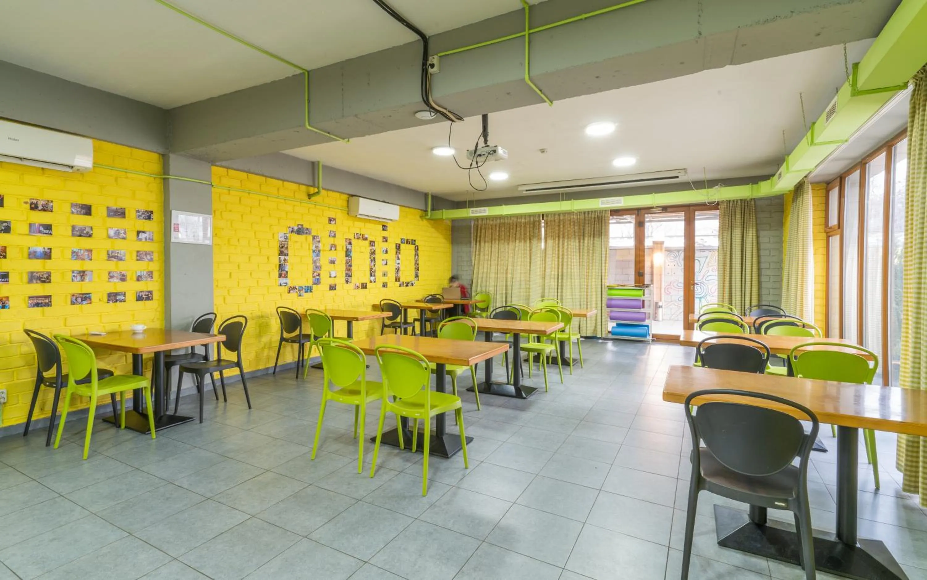 Kitchen or kitchenette in ololoFreelander Hostel&Coworking