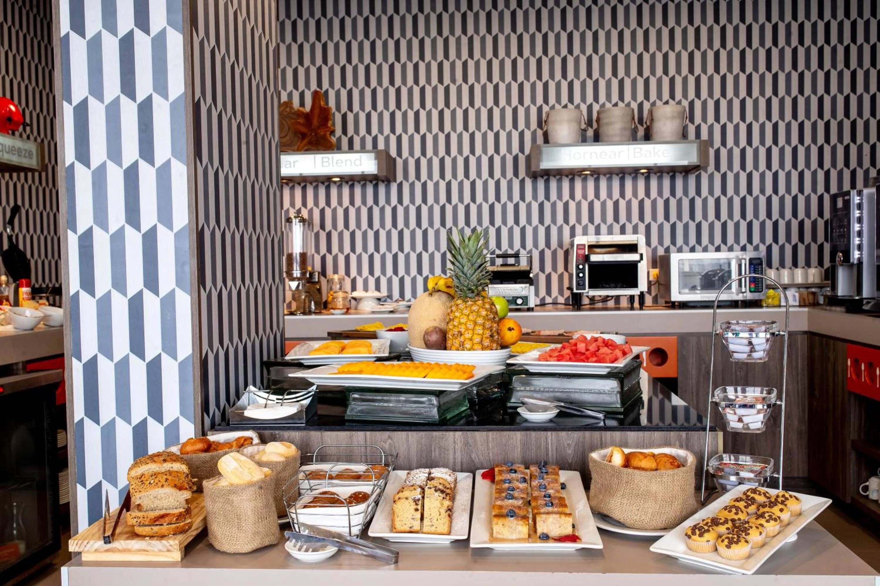 Breakfast in Hampton By Hilton Lima San Isidro