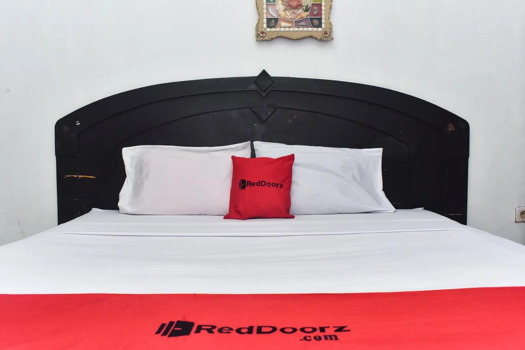 Bedroom, Bed in RedDoorz Plus @ Tirta Kencana Hotel