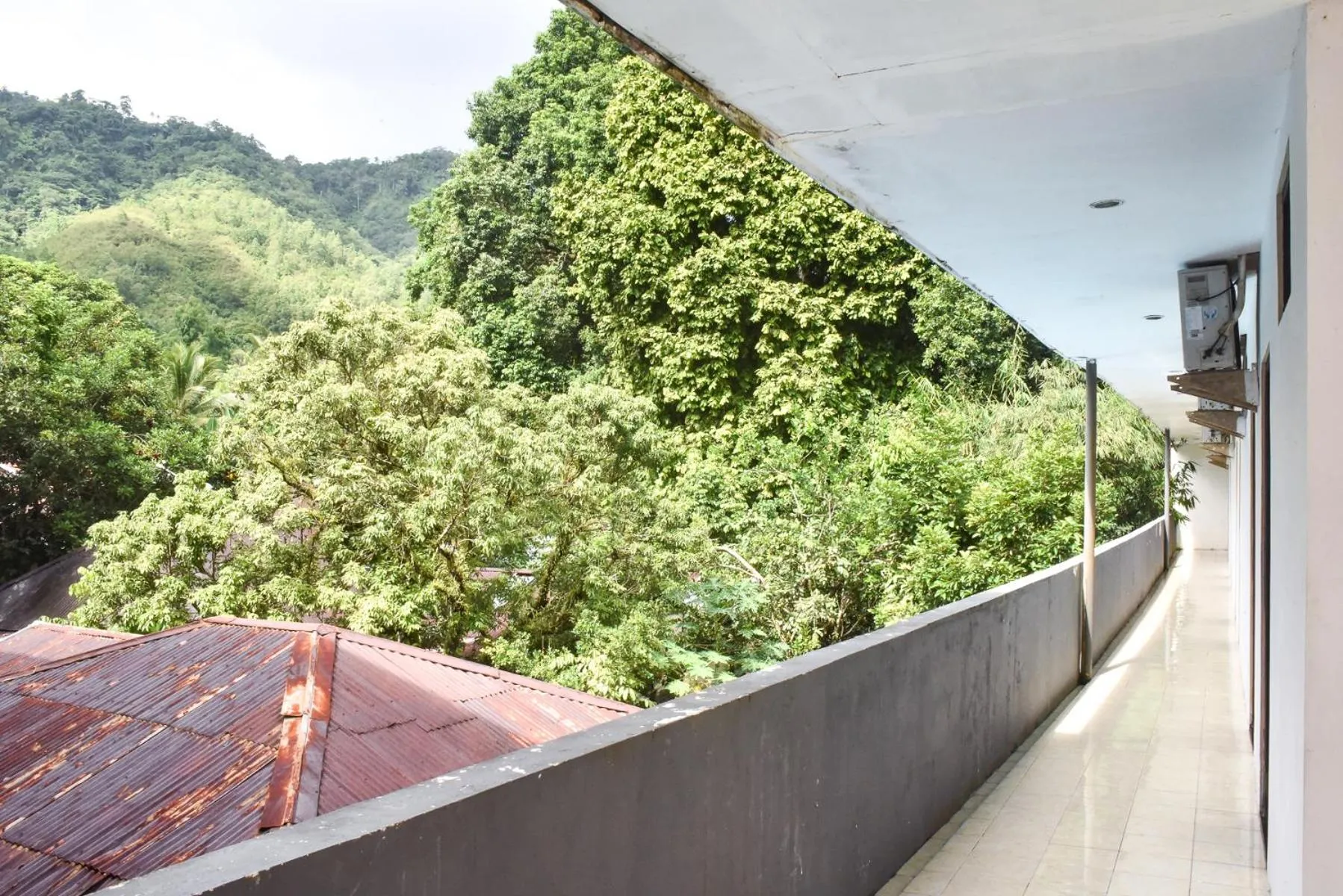 Balcony/Terrace in RedDoorz Plus @ Tirta Kencana Hotel