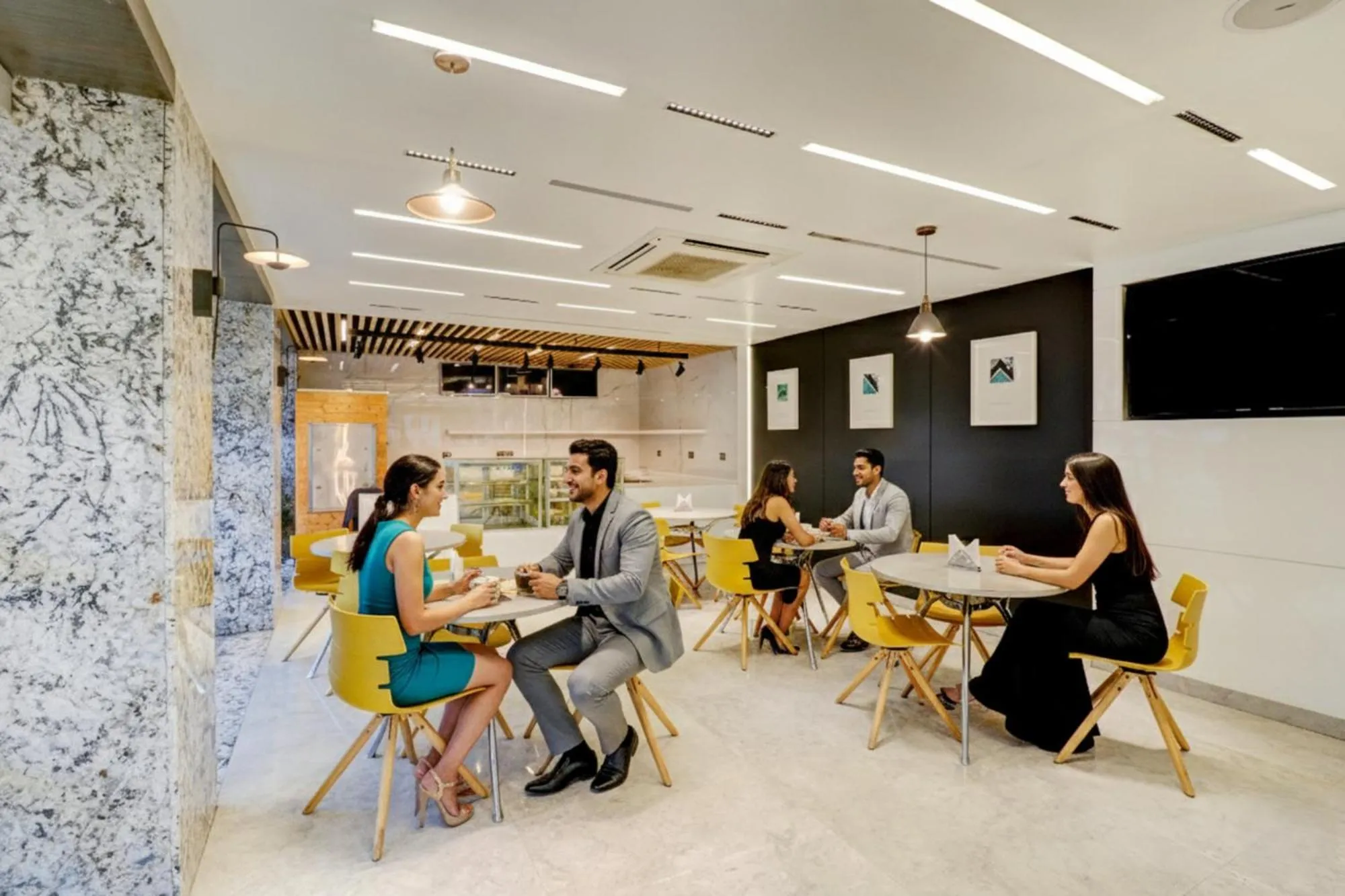 Restaurant/places to eat in FabHotel Prime Oasis Blue - Near Chetak Bridge