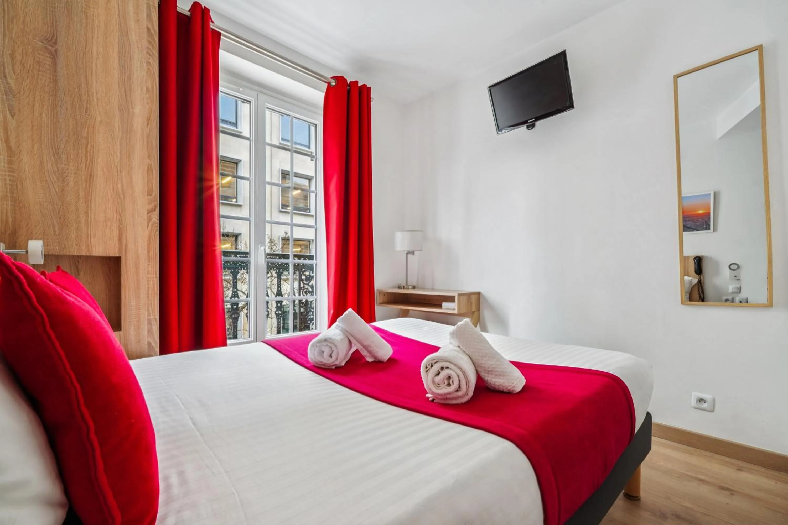 Bedroom, Bed in Hôtel Mazagran