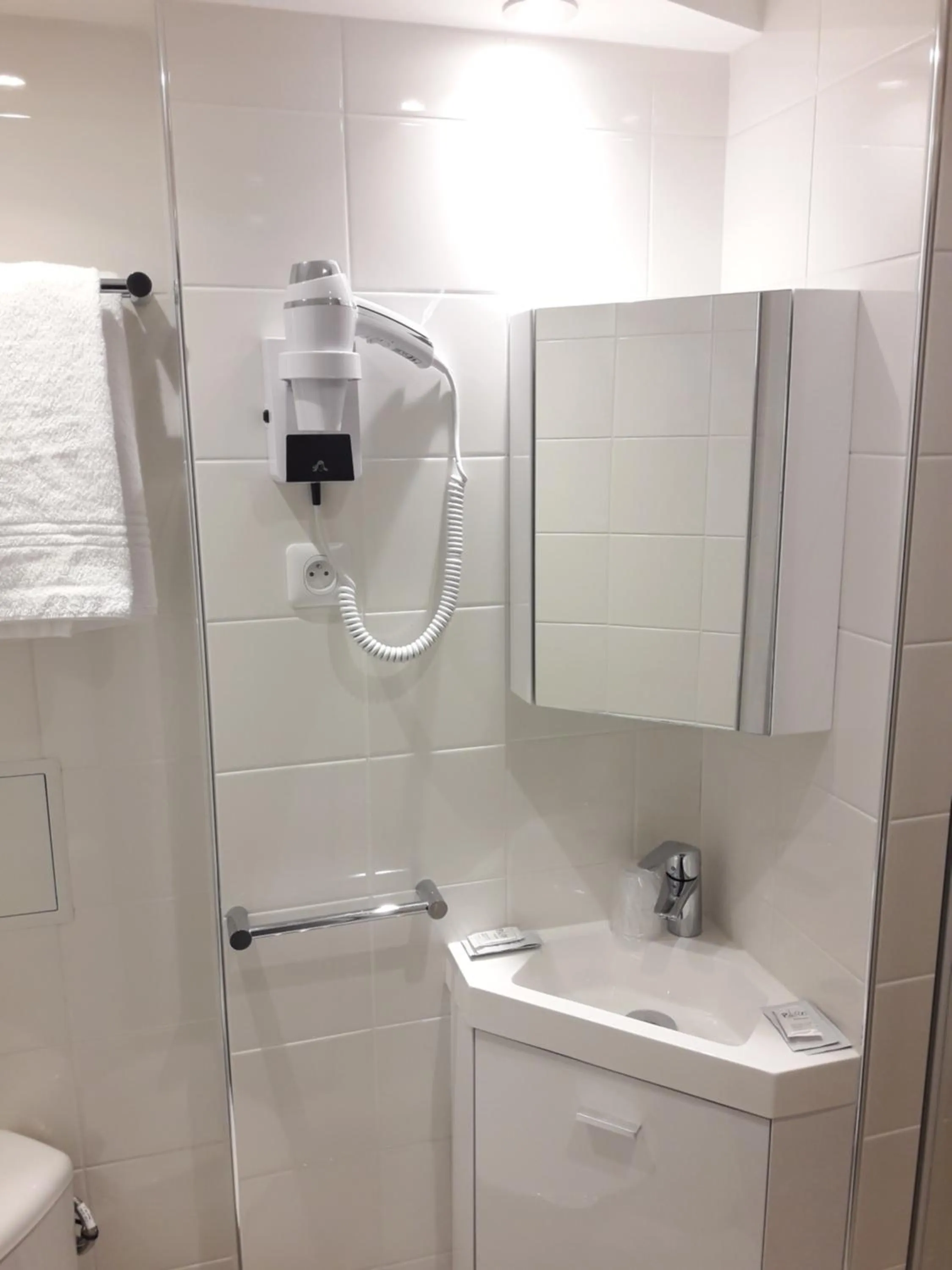 Shower in Hôtel Mazagran