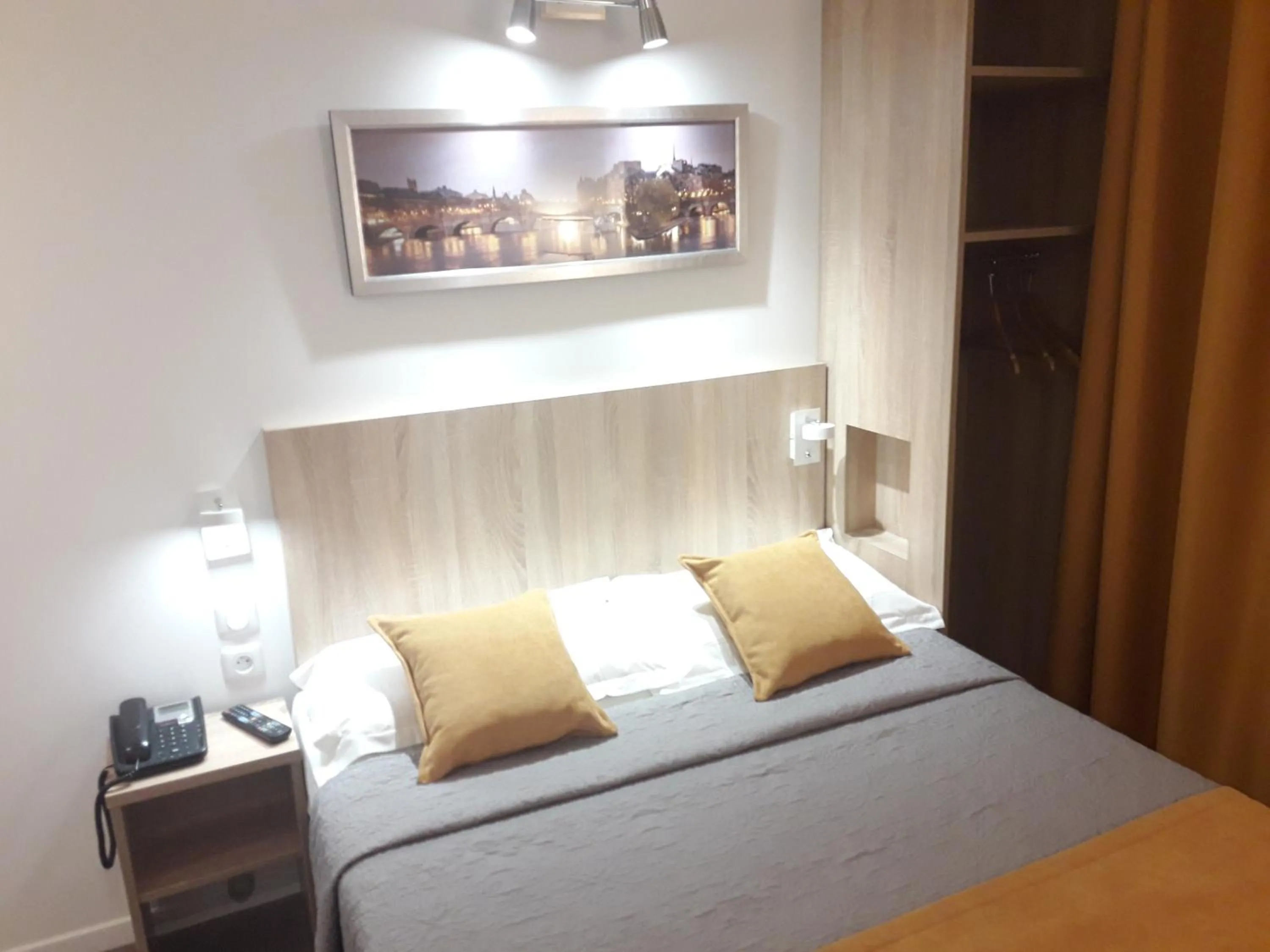 Bed in Hôtel Mazagran