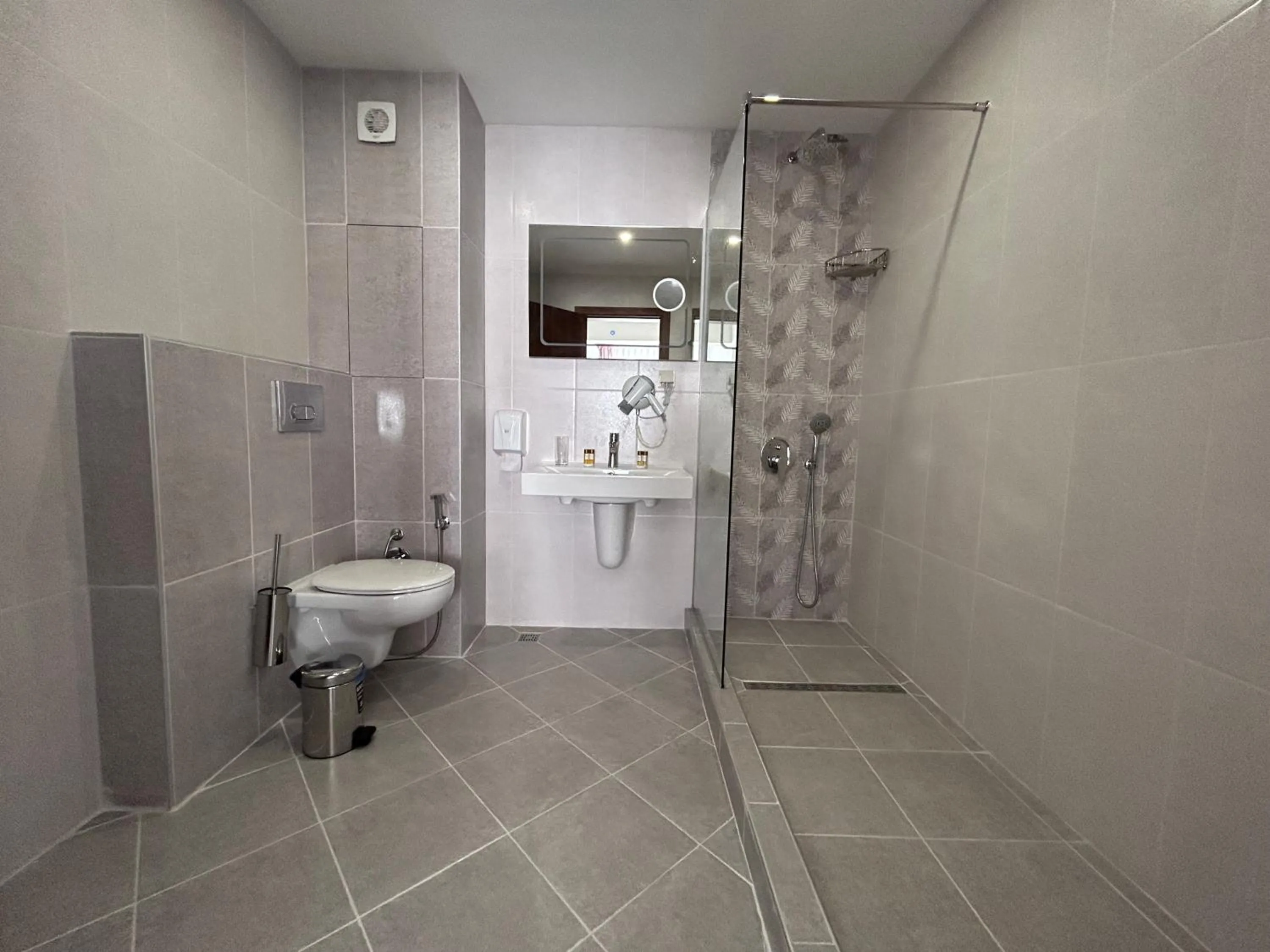 Shower in Clepsydra Residence