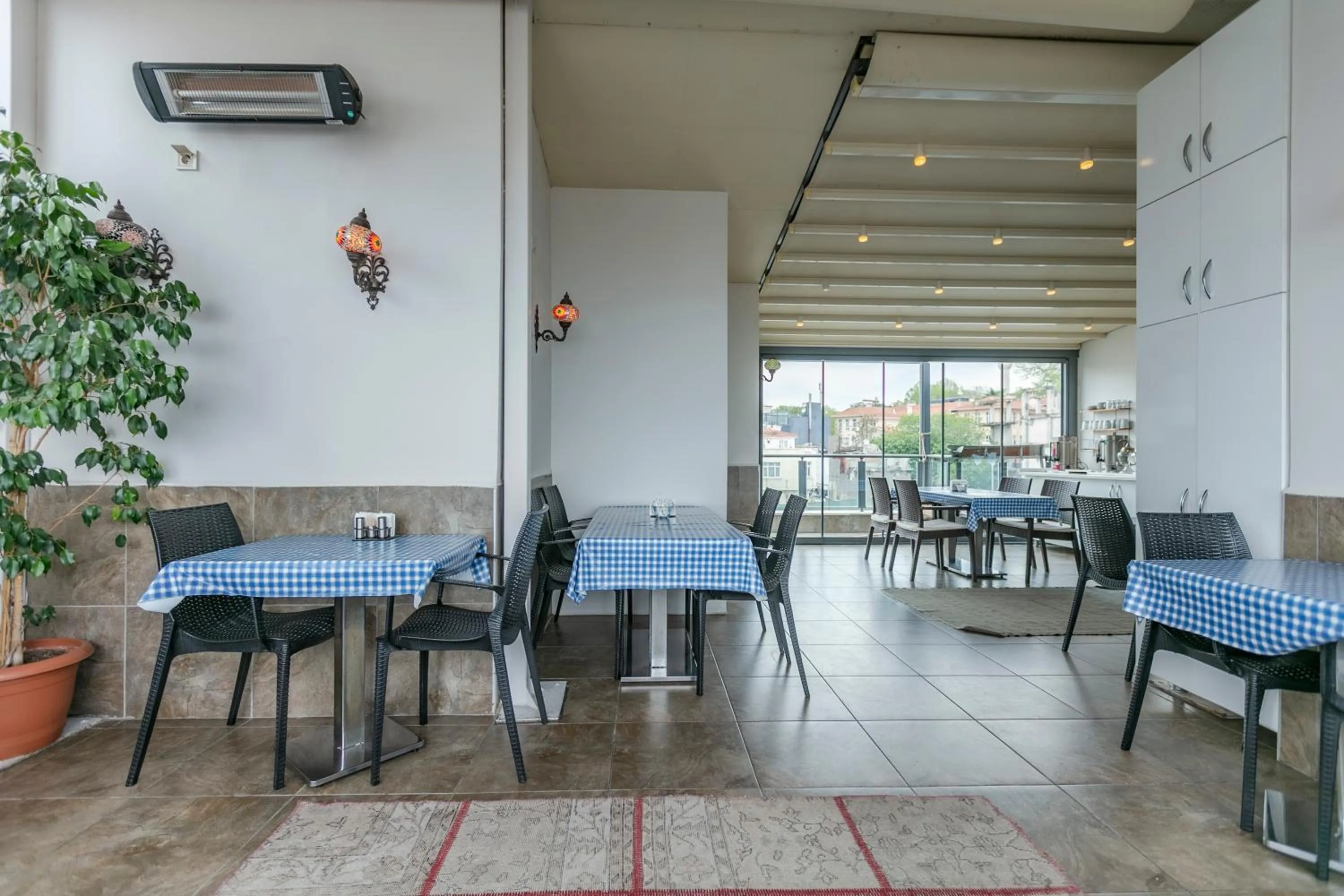 Balcony/Terrace in Stanpoli Hostel
