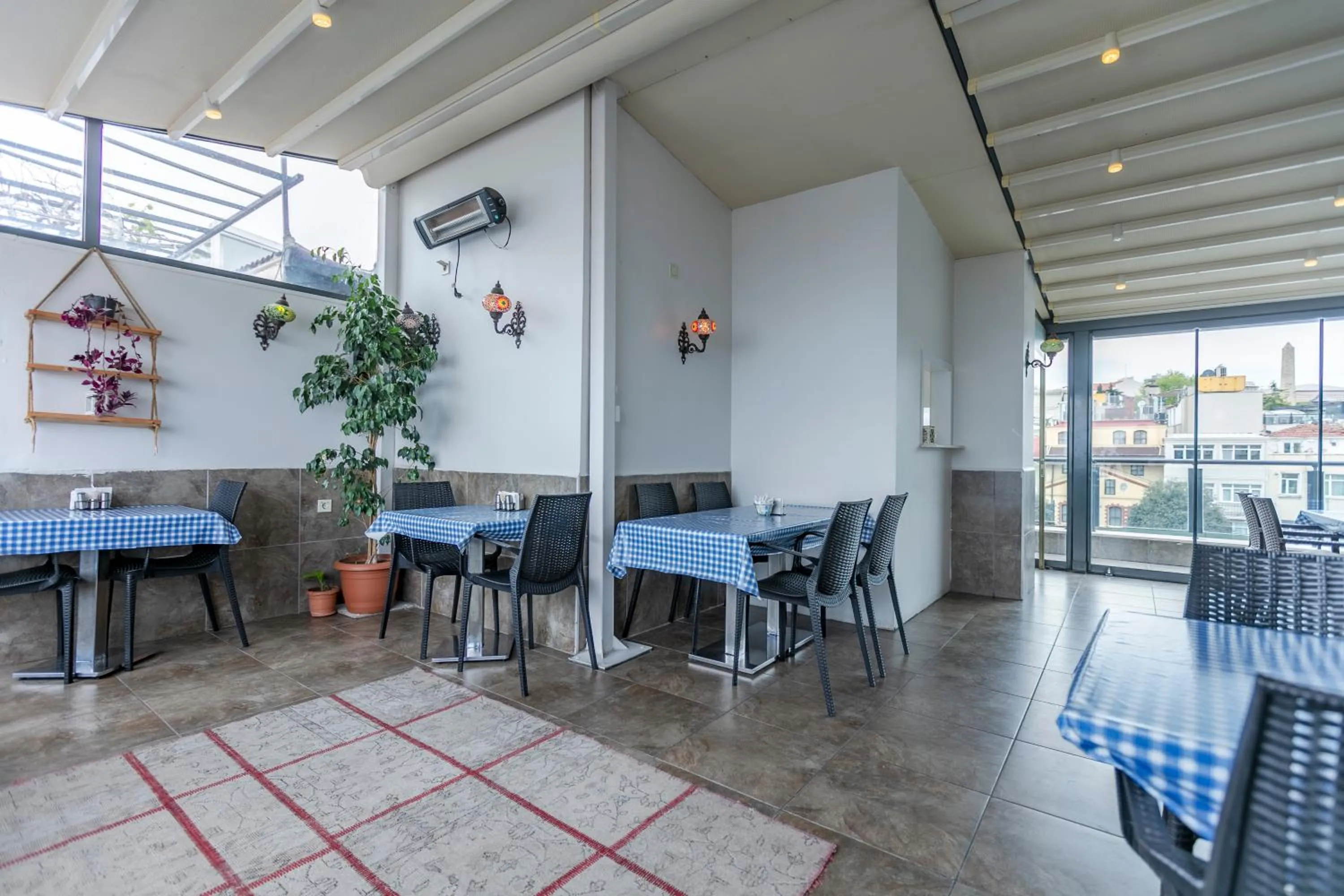 Balcony/Terrace in Stanpoli Hostel