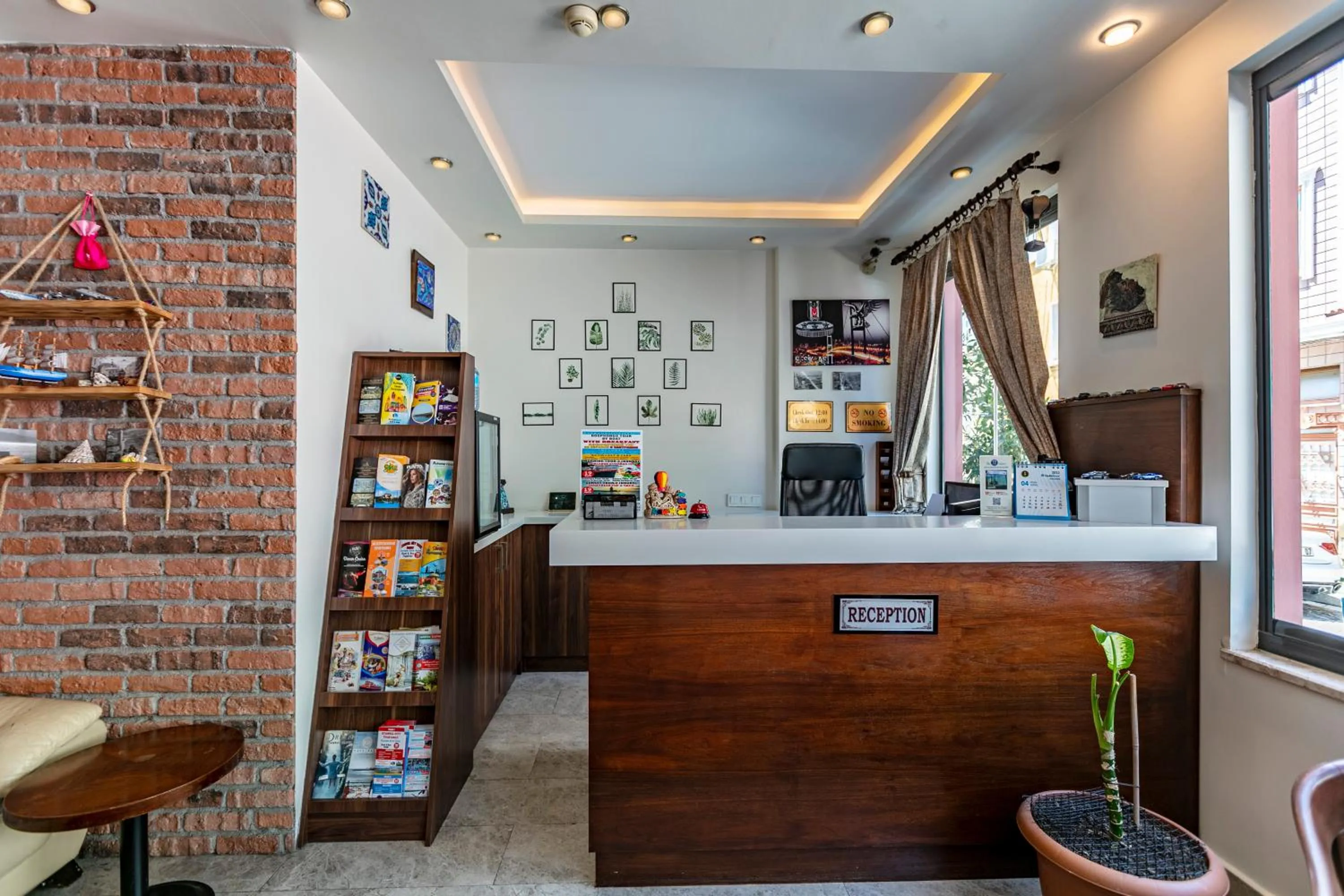 Lobby or reception in Stanpoli Hostel