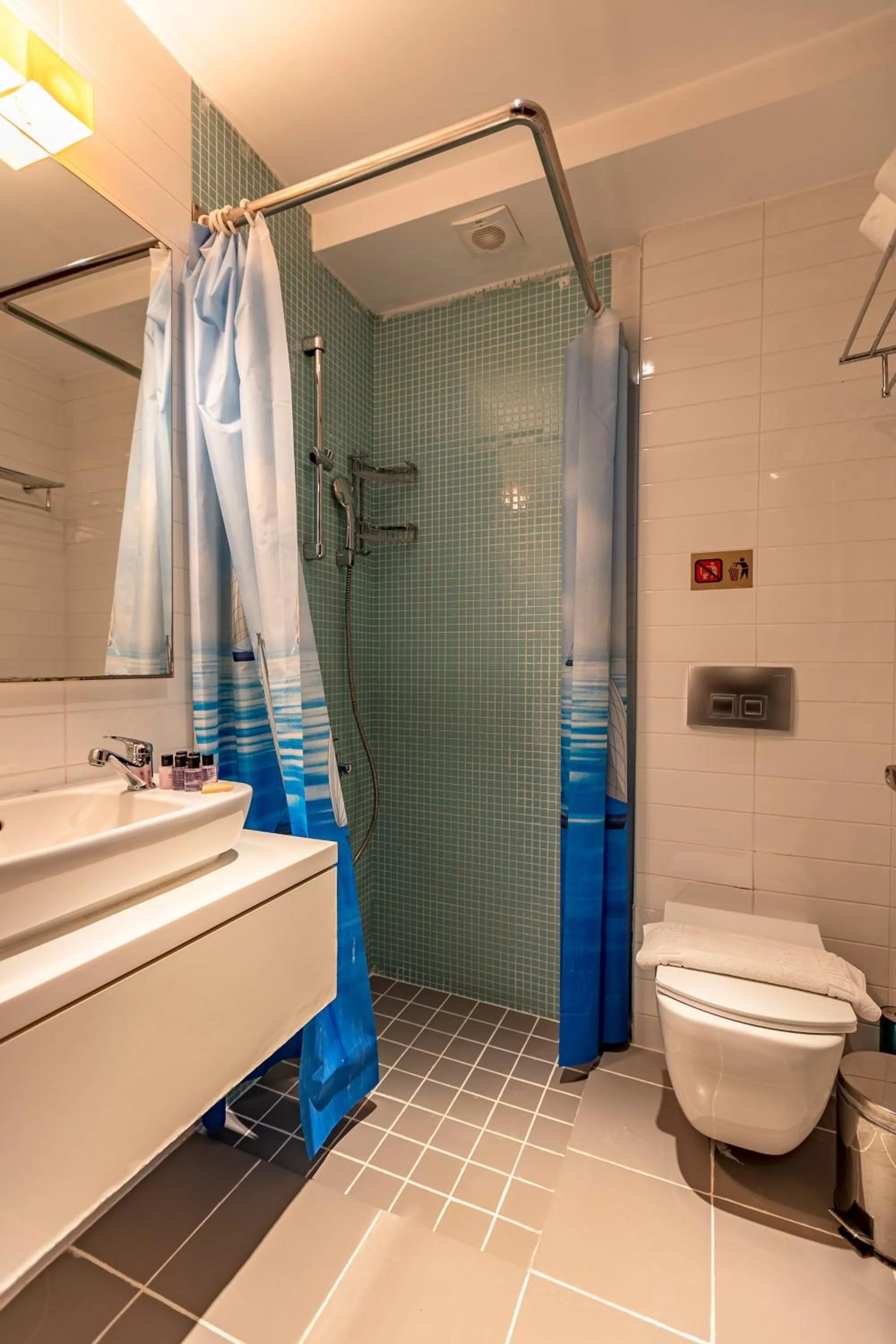 Bathroom in Stanpoli Hostel