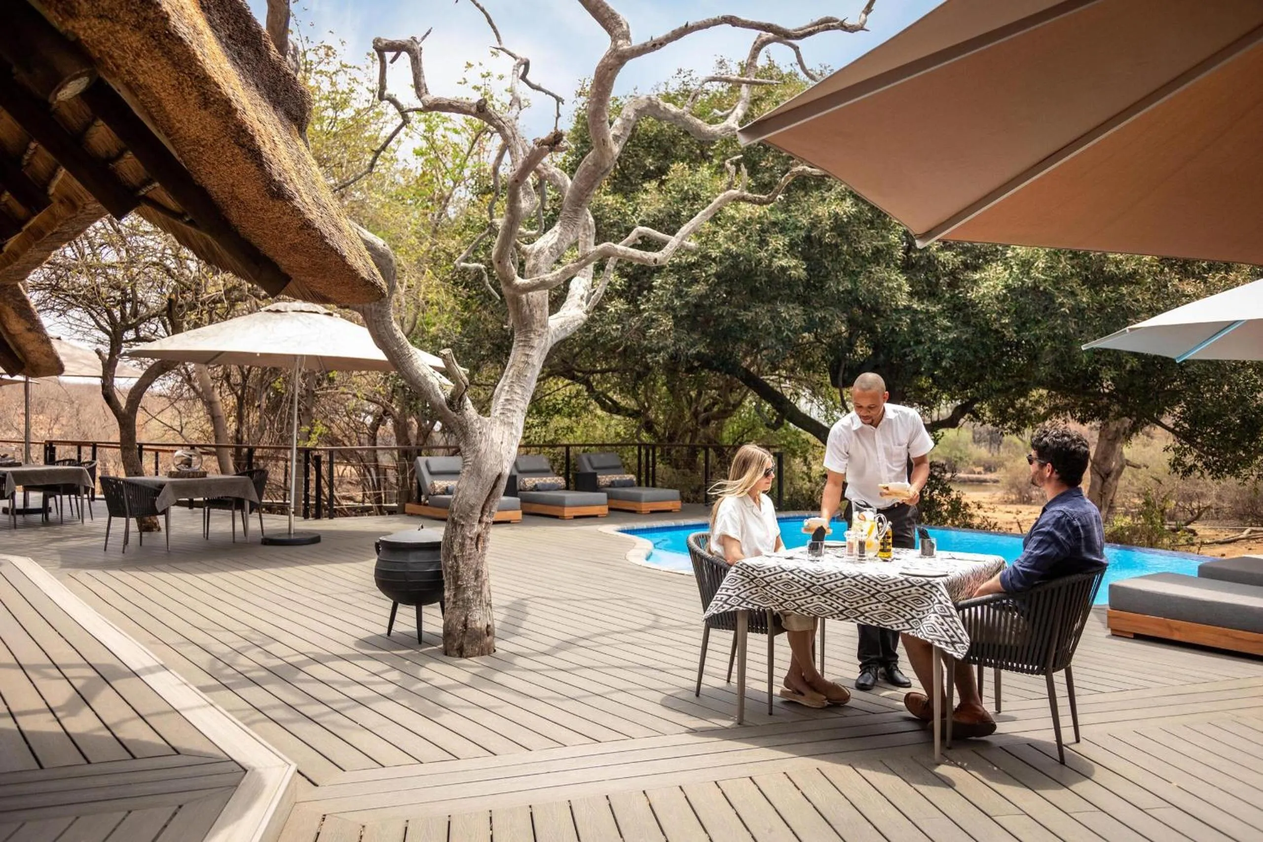 Restaurant/places to eat in Tuningi Safari Lodge
