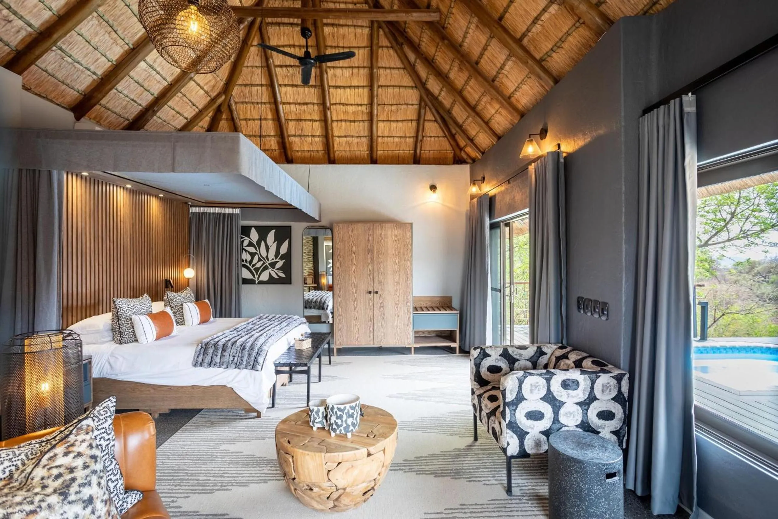 Bedroom, Bed in Tuningi Safari Lodge