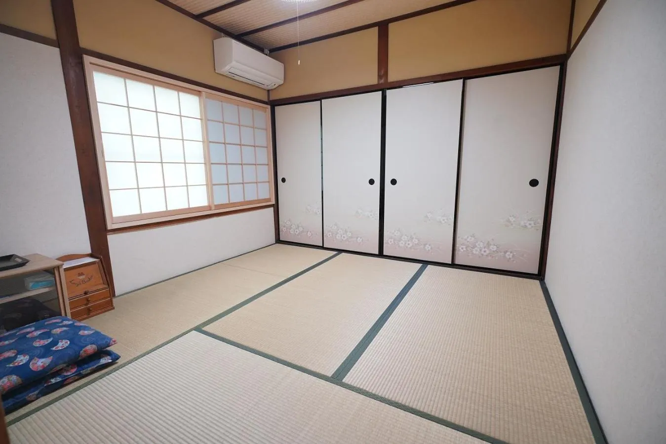 Photo of the whole room in Uji Tea Inn