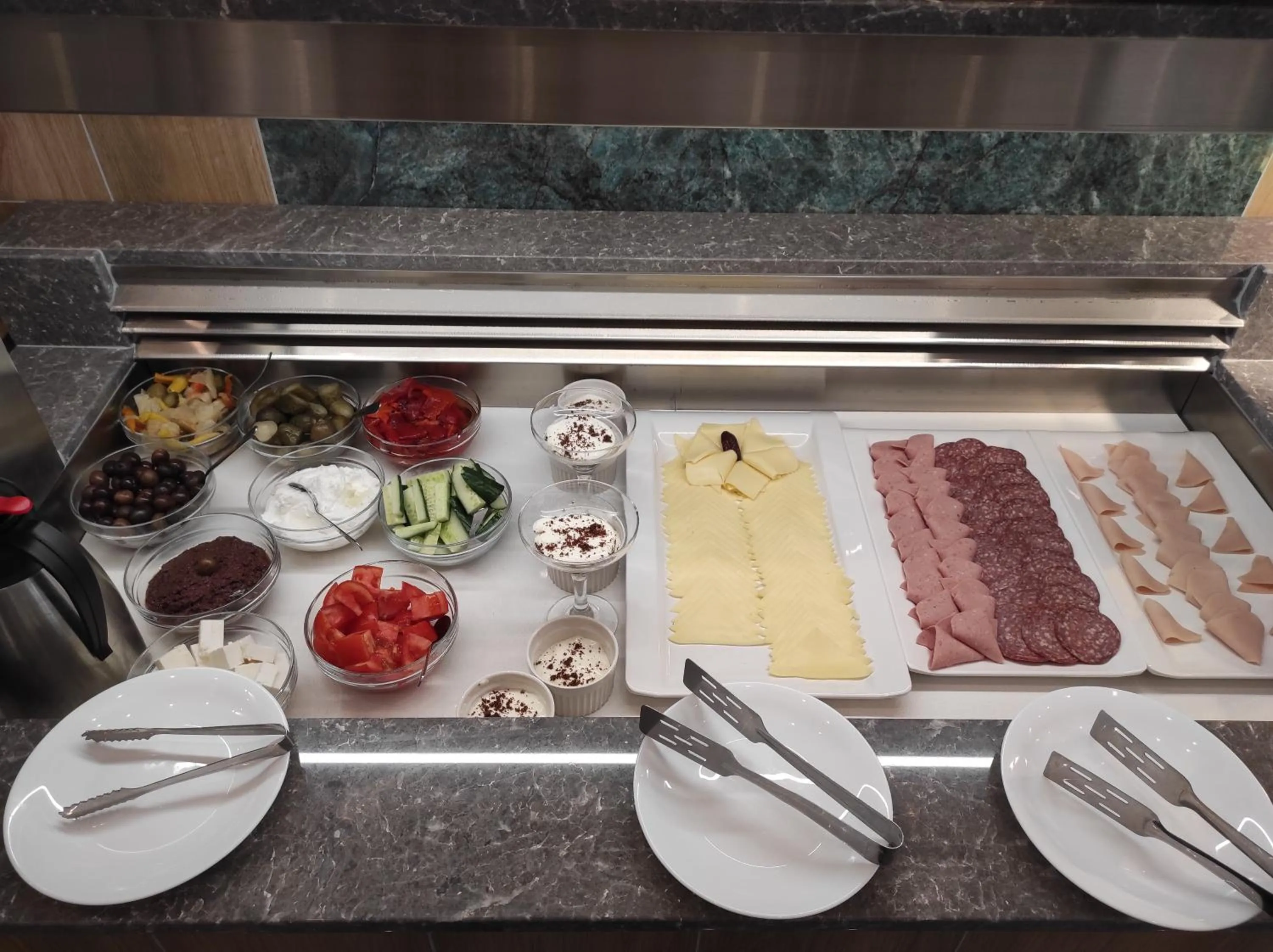 Restaurant/places to eat in Santa Maria City Hotel