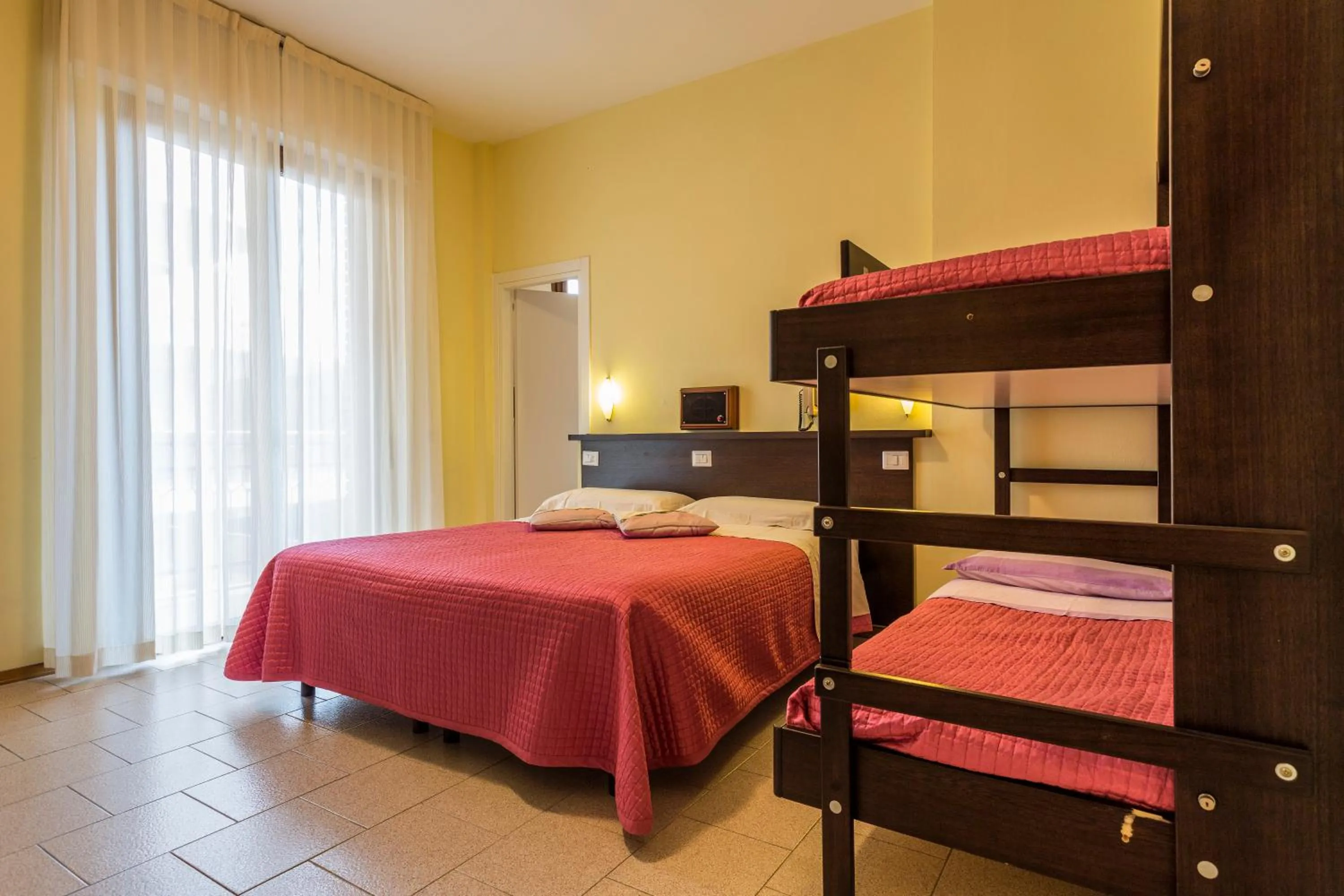 Day, Bed in Hotel Deborah